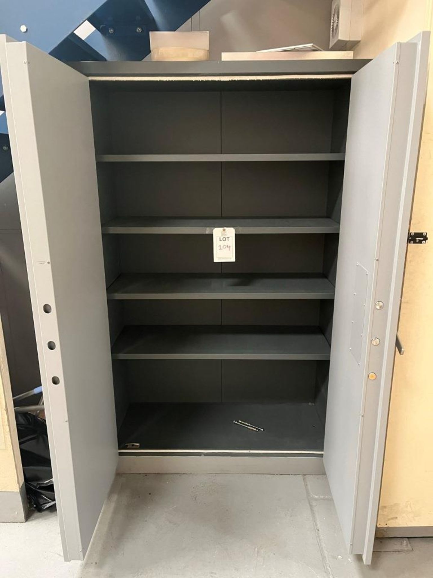 Fireproof file cabinet safe