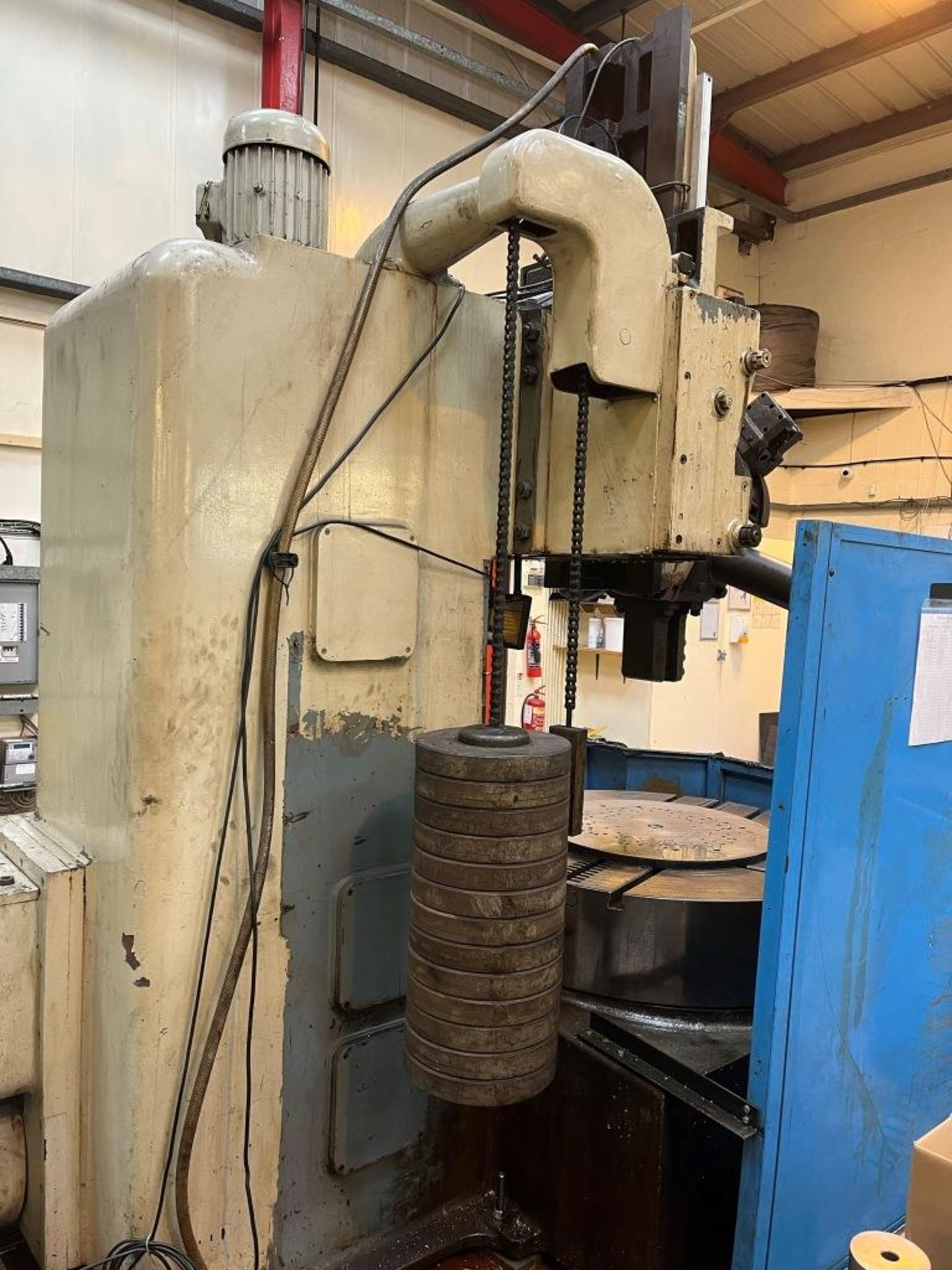 Webster & Bennett 48' vertical turning and boring machine, no plate, with tooling on bench, - Bild 6 aus 13