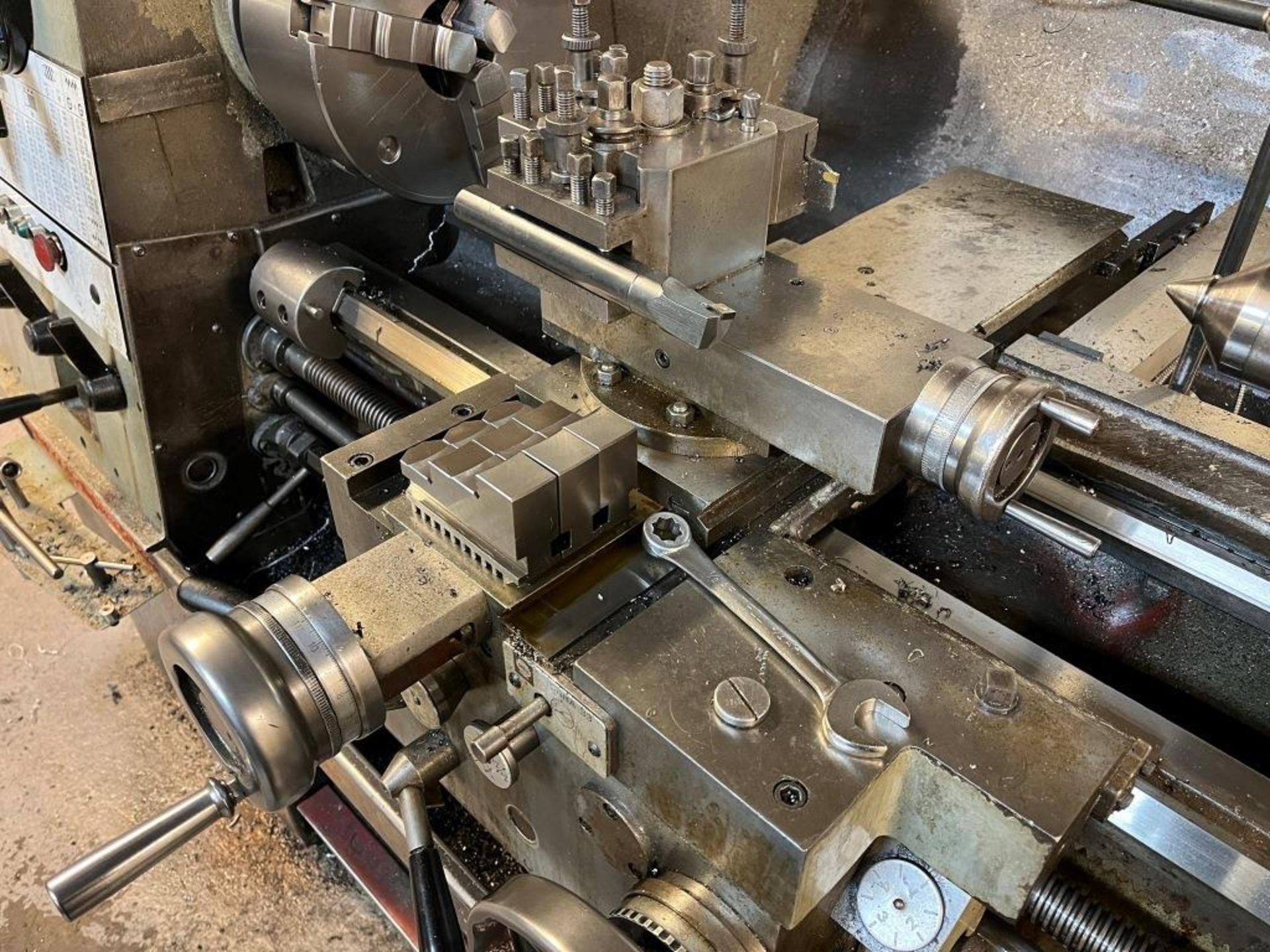 Colchester Triumph 2000 lathe, Serial No. 6/004/04849, Please note: A work Method Statement and Risk - Image 7 of 10