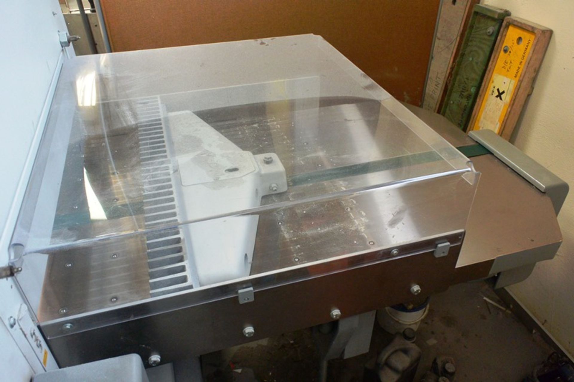 Polar 92X paper power guillotine, serial no. 7511312 (2005), 920mm width capacity, computer control, - Image 4 of 8