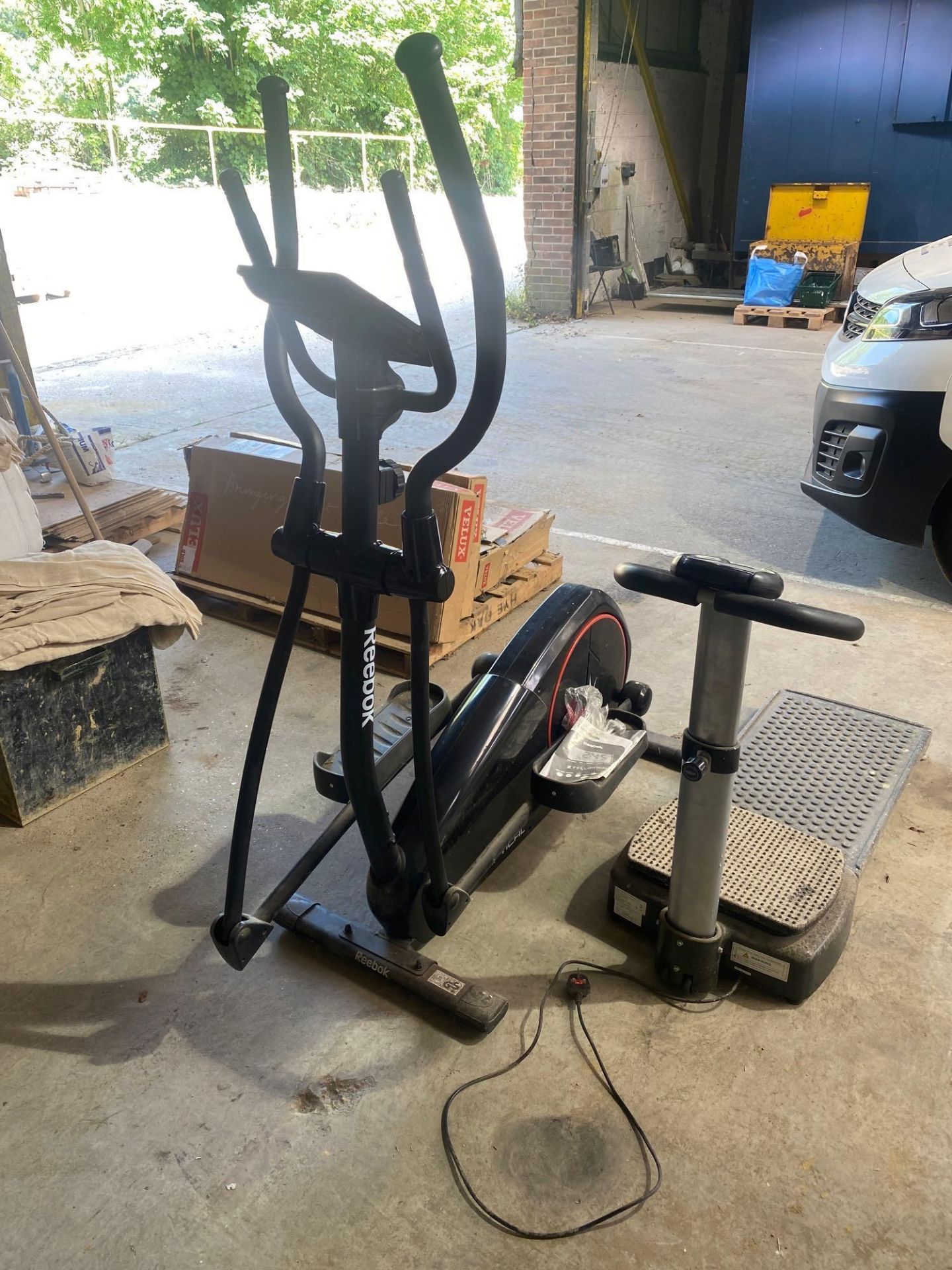 Reebok ZR 7 elliptical cross trainer and BM 1502 Power trainer - Image 2 of 4