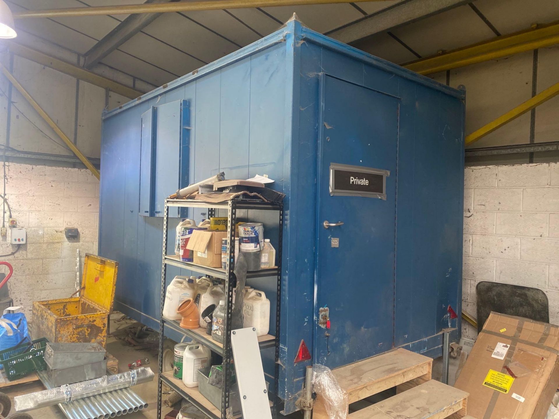 12.5‘ x 7.5‘ mobile office unit complete with towing trailer, access steps and 240 V plug-in mains..