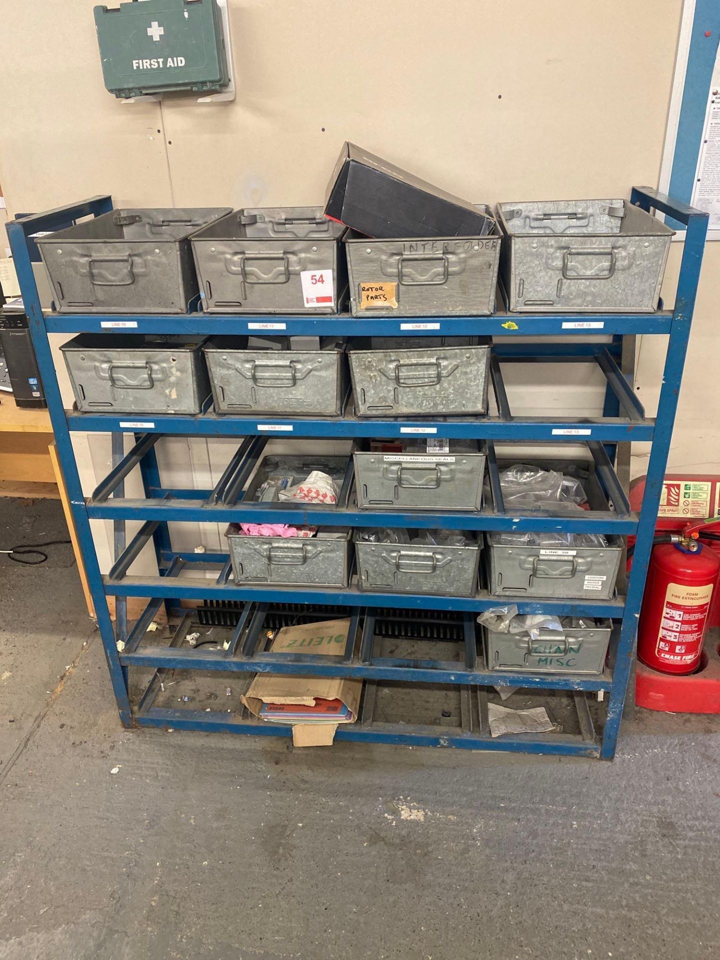 Metal tote bin shelving unit