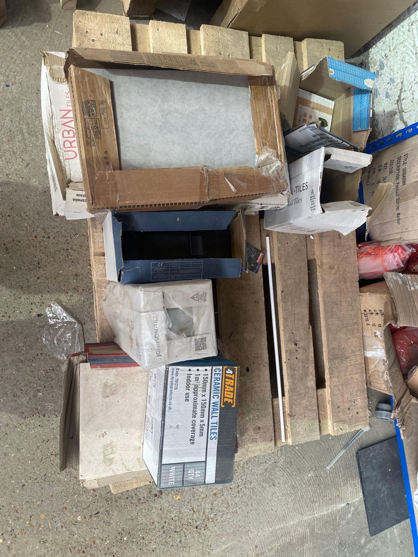 2 pallets comprising a mixture of wall tiles as lotted - Image 2 of 3