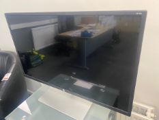 Hewlett-Packard 31.5” LCD display monitor