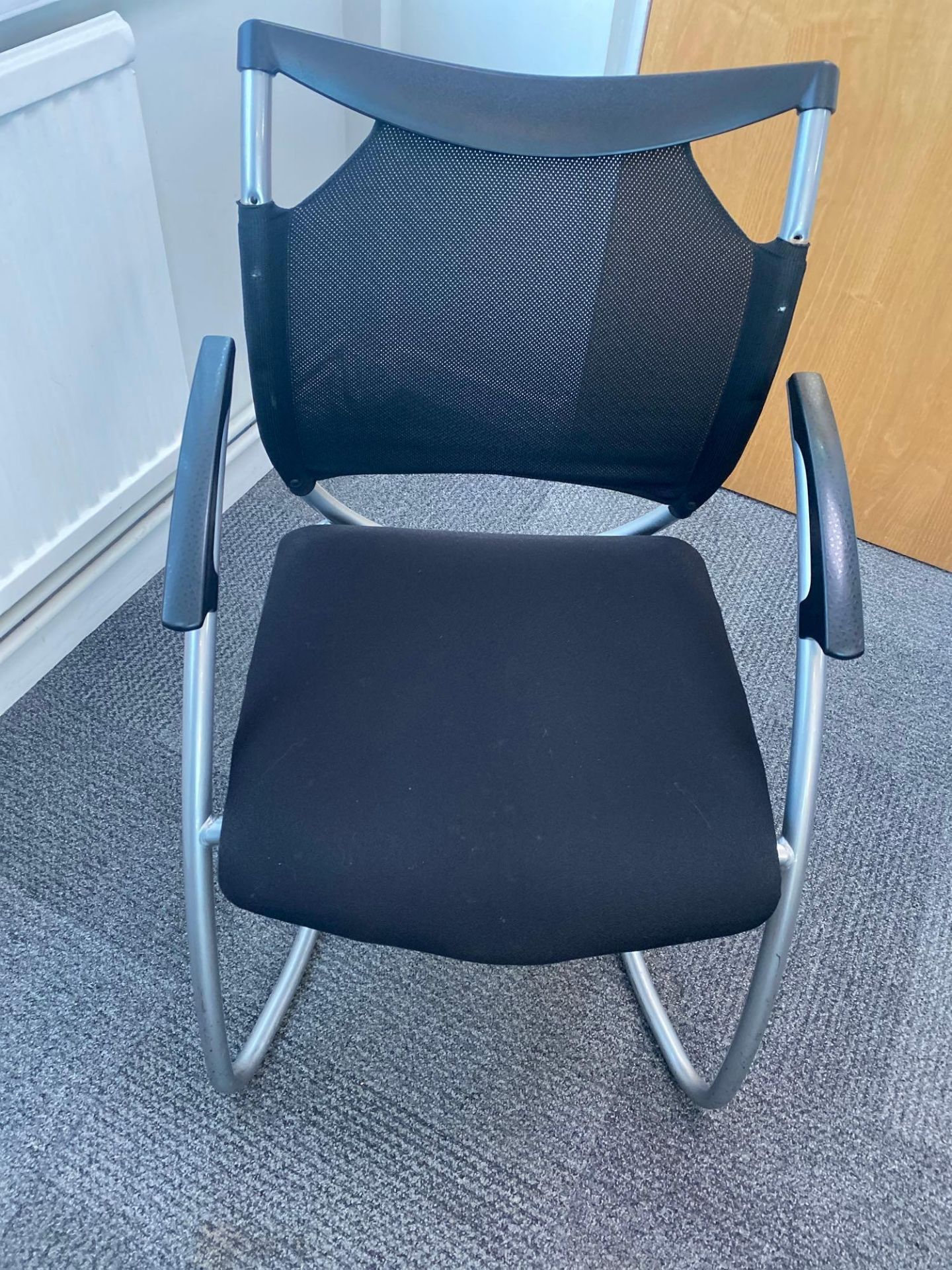 10 LGA GS, chrome frame black mesh back cantilever meeting room chairs - Image 4 of 4