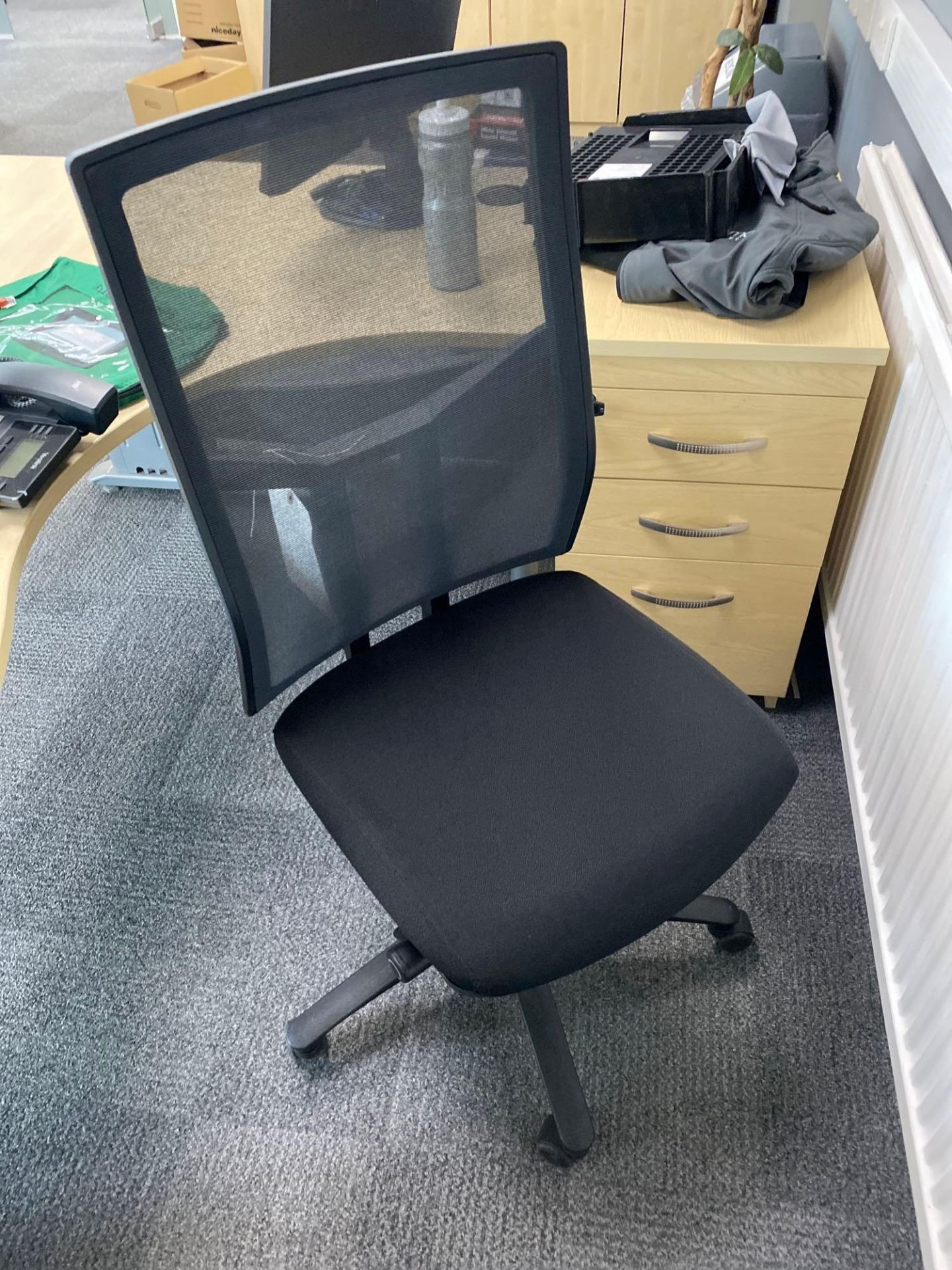 OCEE Design Airo mesh office chair. Please note no arm rests with this lot - Image 3 of 3