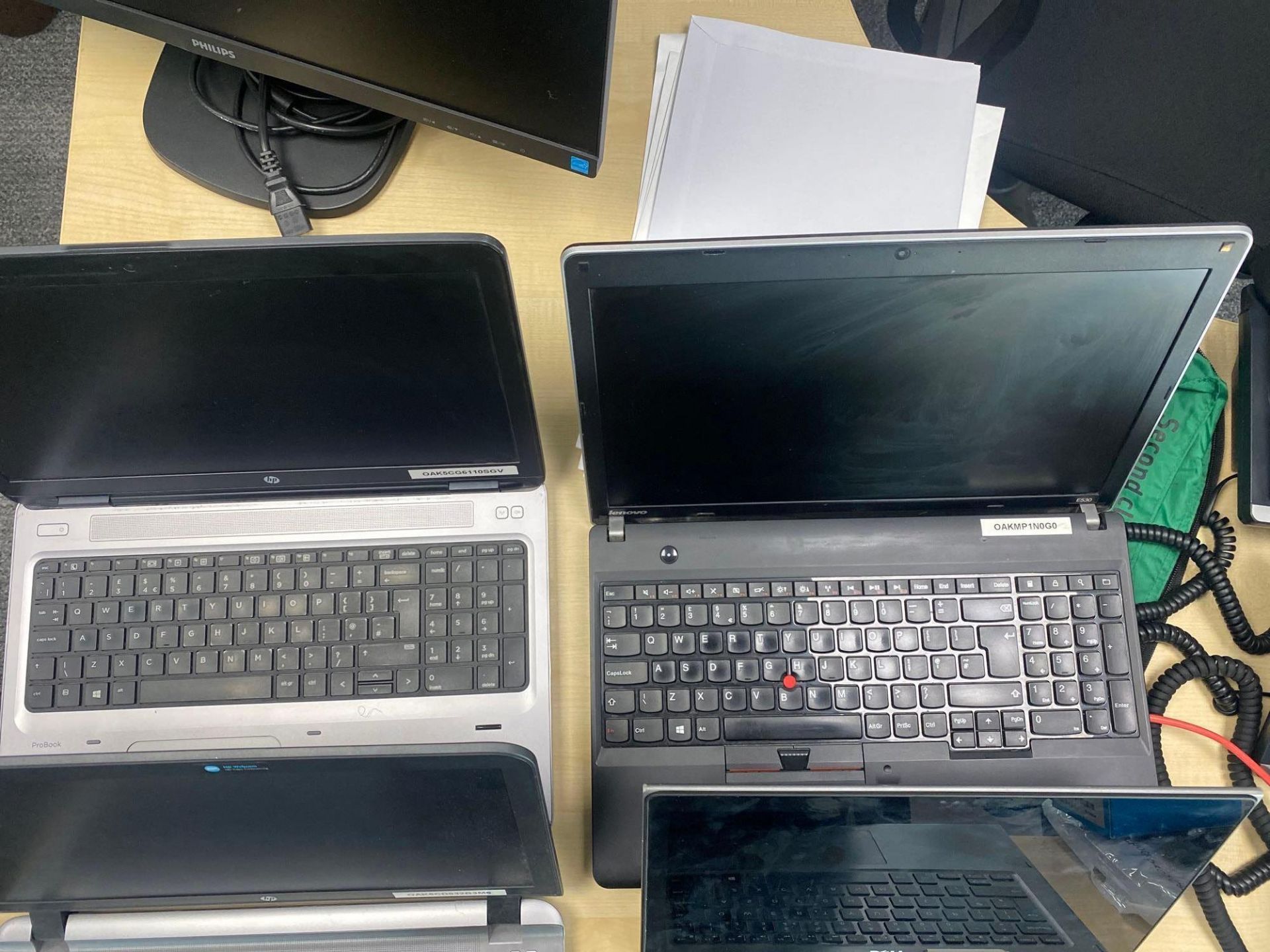 4 Various laptops 1 x Dell with a smashed screen 1 x Lenovo ThinkPad and 2 x Hewlett-Packard 15 inch - Image 3 of 3