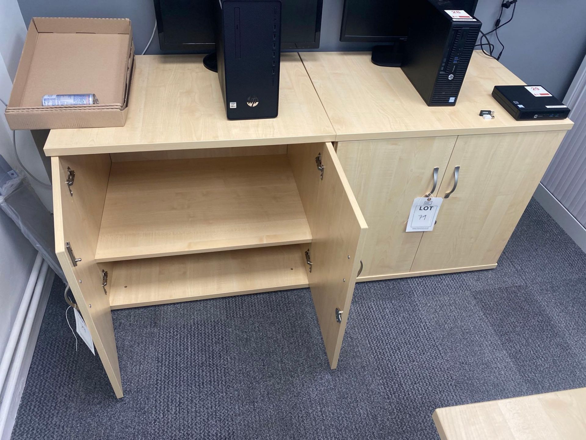 Light oak veneer L-shaped desk complete with matching desk high pedestal and two light oak two - Image 4 of 4