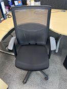 OCEE Design Airo mesh office chair