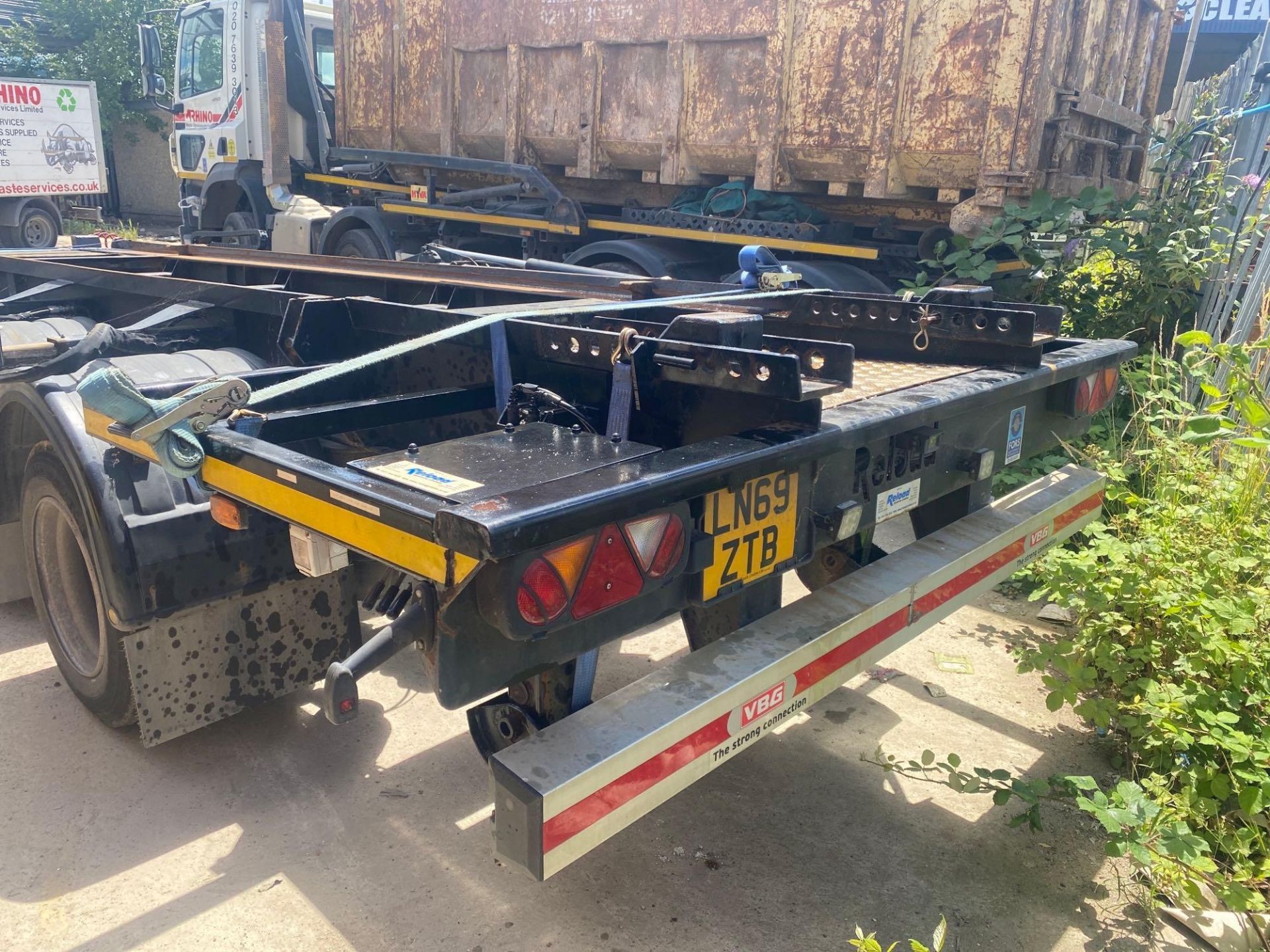 Reload Systems Ltd hydraulic roll-on roll-off tri-axle trailer (2019) - Image 4 of 7