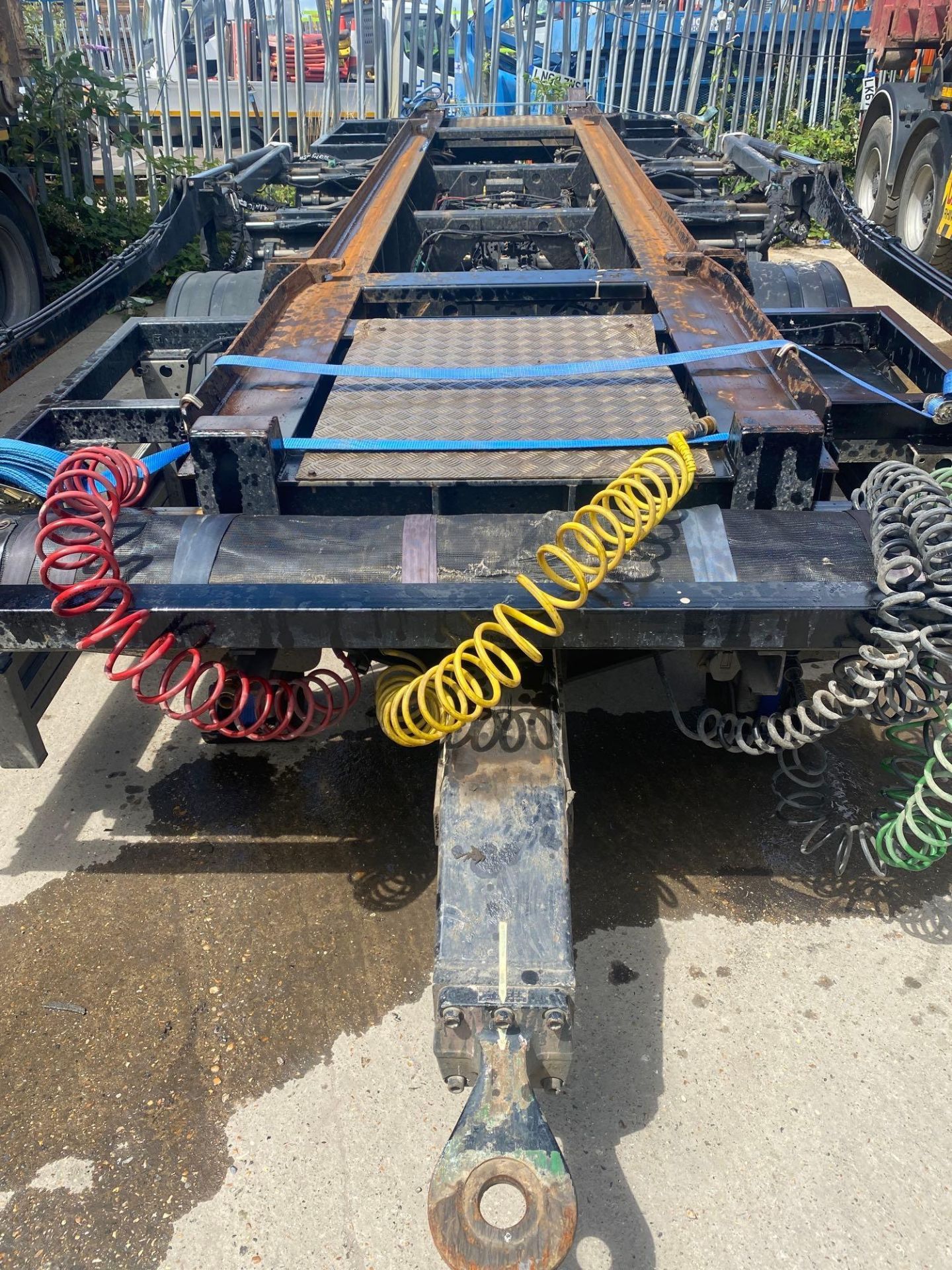 Reload Systems Ltd hydraulic roll-on roll-off tri-axle trailer (2019) - Image 6 of 7