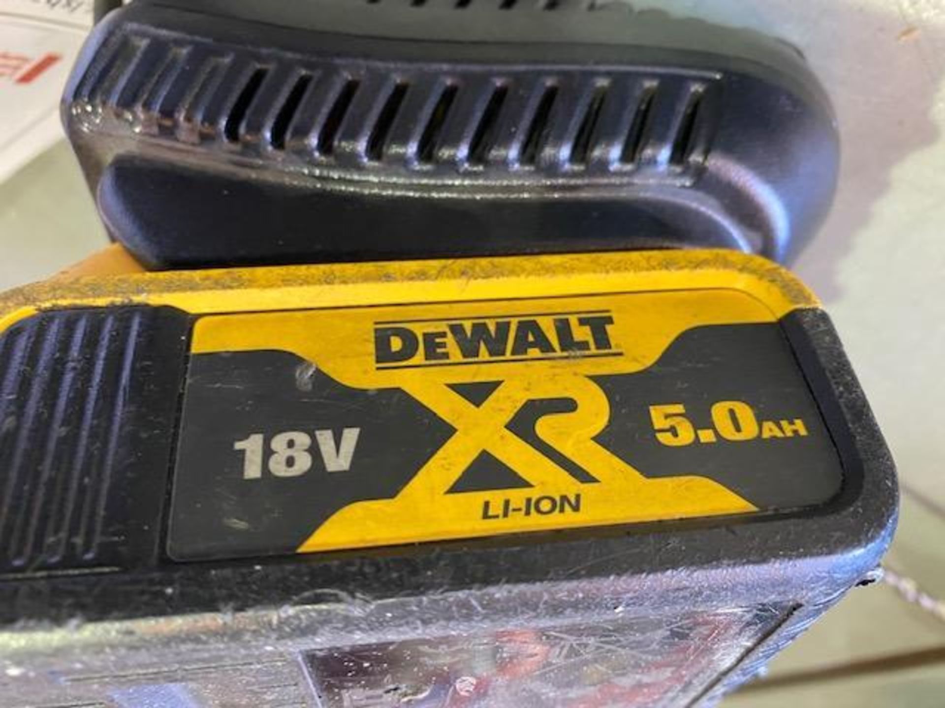 Dewalt DCD996 cordless hammer drill - Image 4 of 5