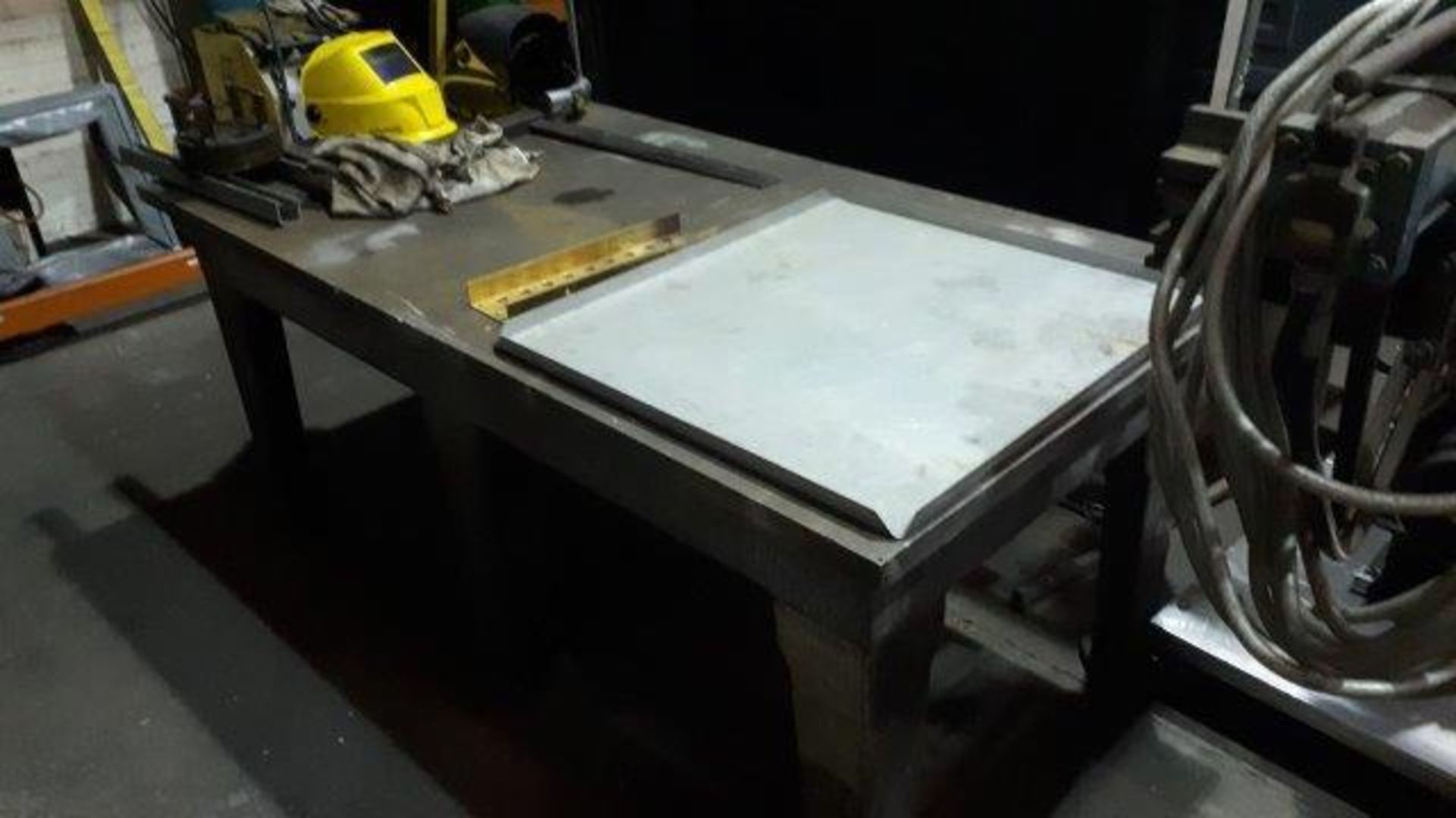 Heavy duty welding table 1840 x 920mm - Image 2 of 2