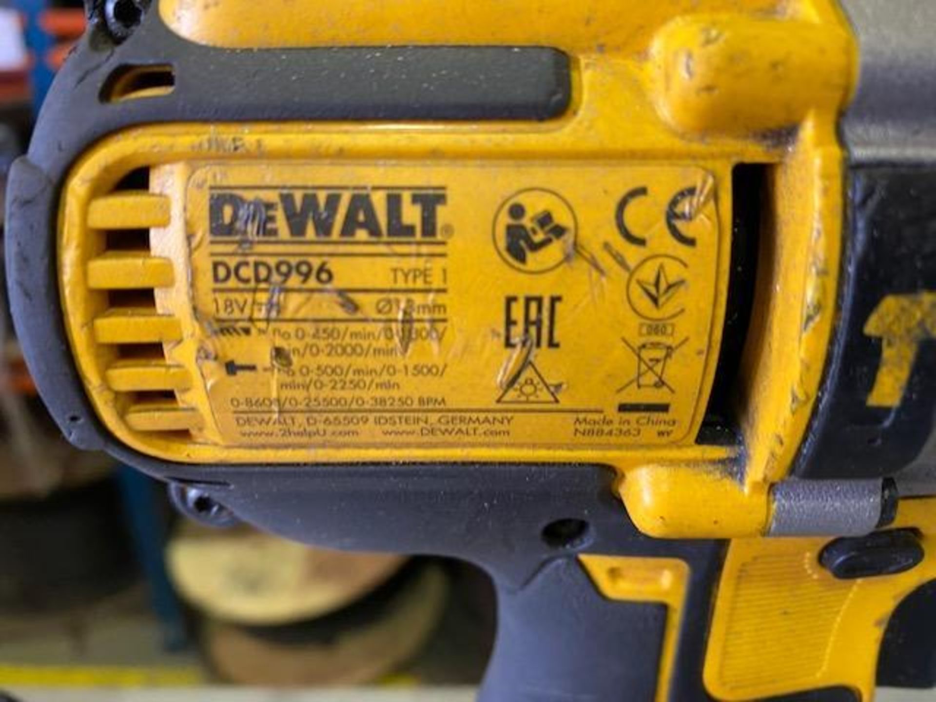 Dewalt DCD996 cordless hammer drill - Image 2 of 5