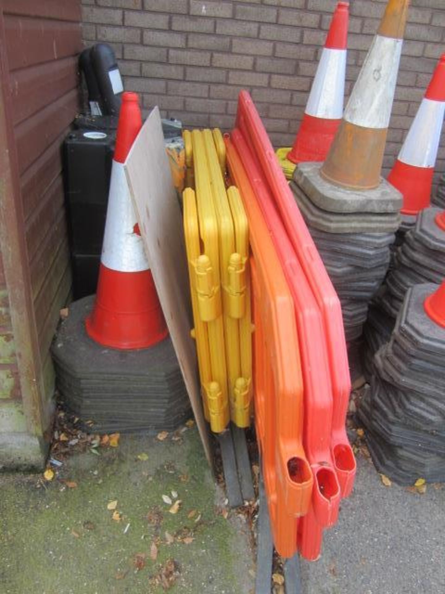 Quantity of assorted road cones and pedestrian safety barriers - Image 2 of 4