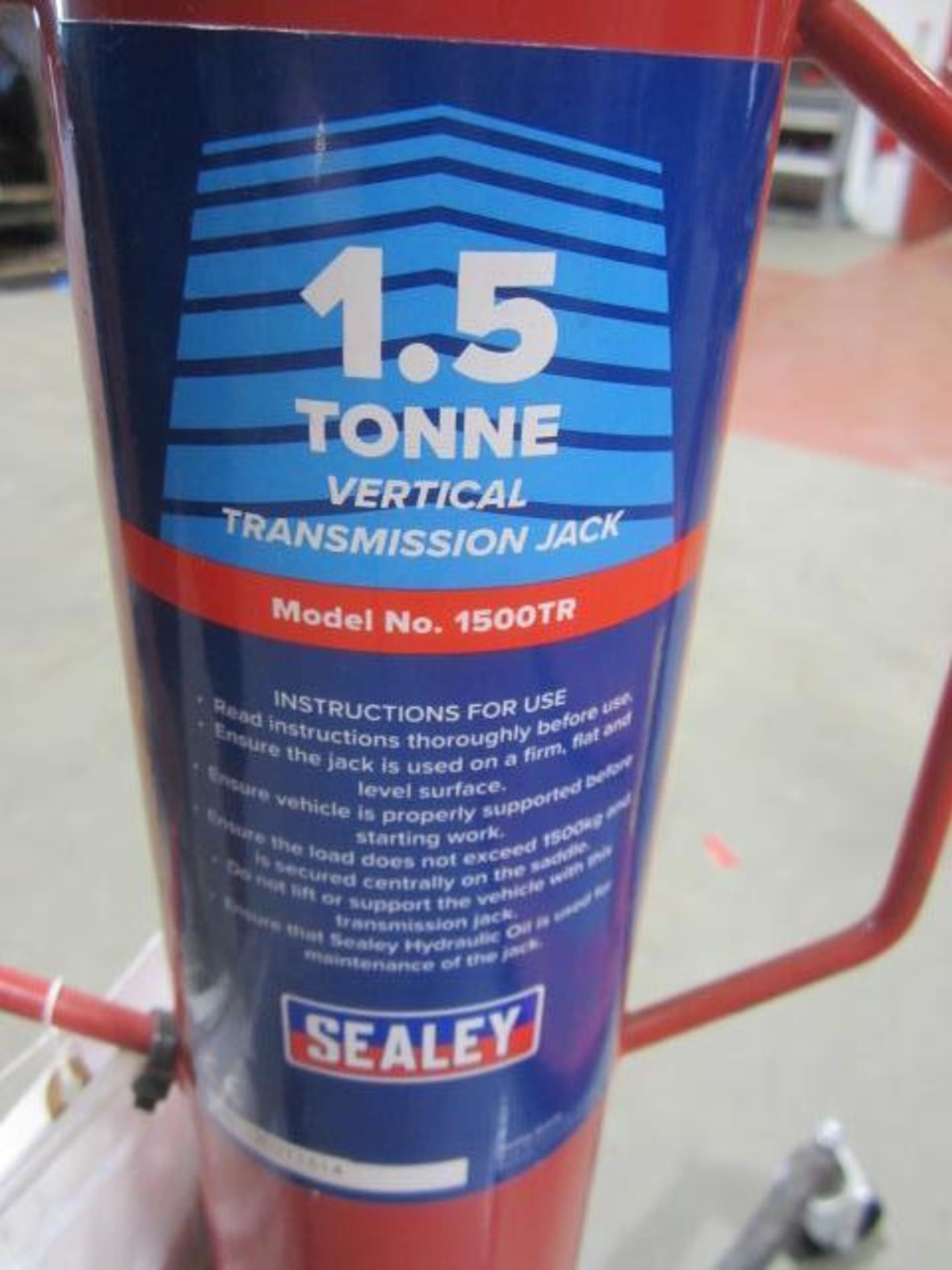 Sealey 1.5 tonne vertical transmission jack - Image 2 of 3