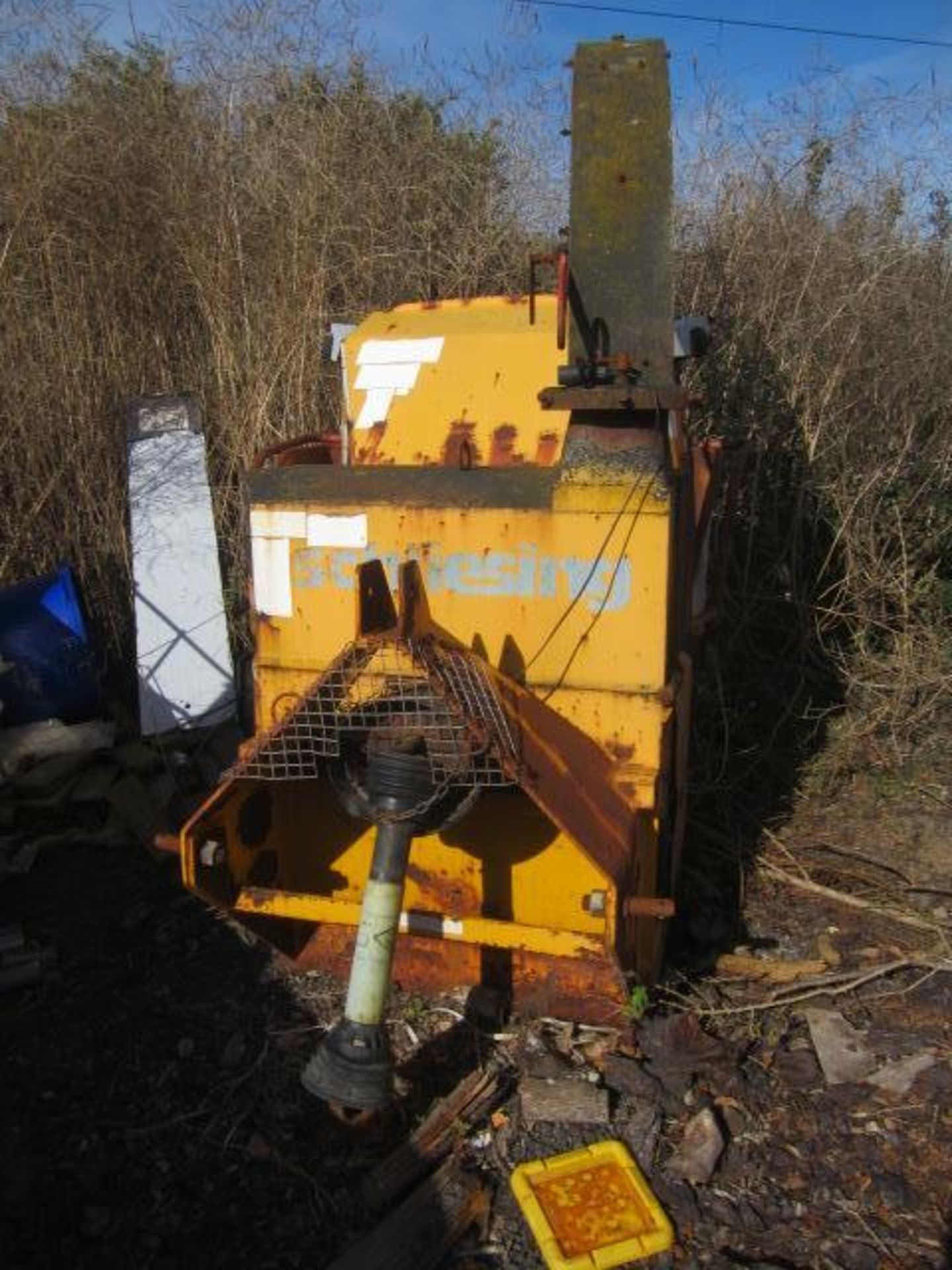 Schlesinger 3 point PTO chipper, model 330ZX, serial number 6938 (2001) - working condition unknown - Image 2 of 8
