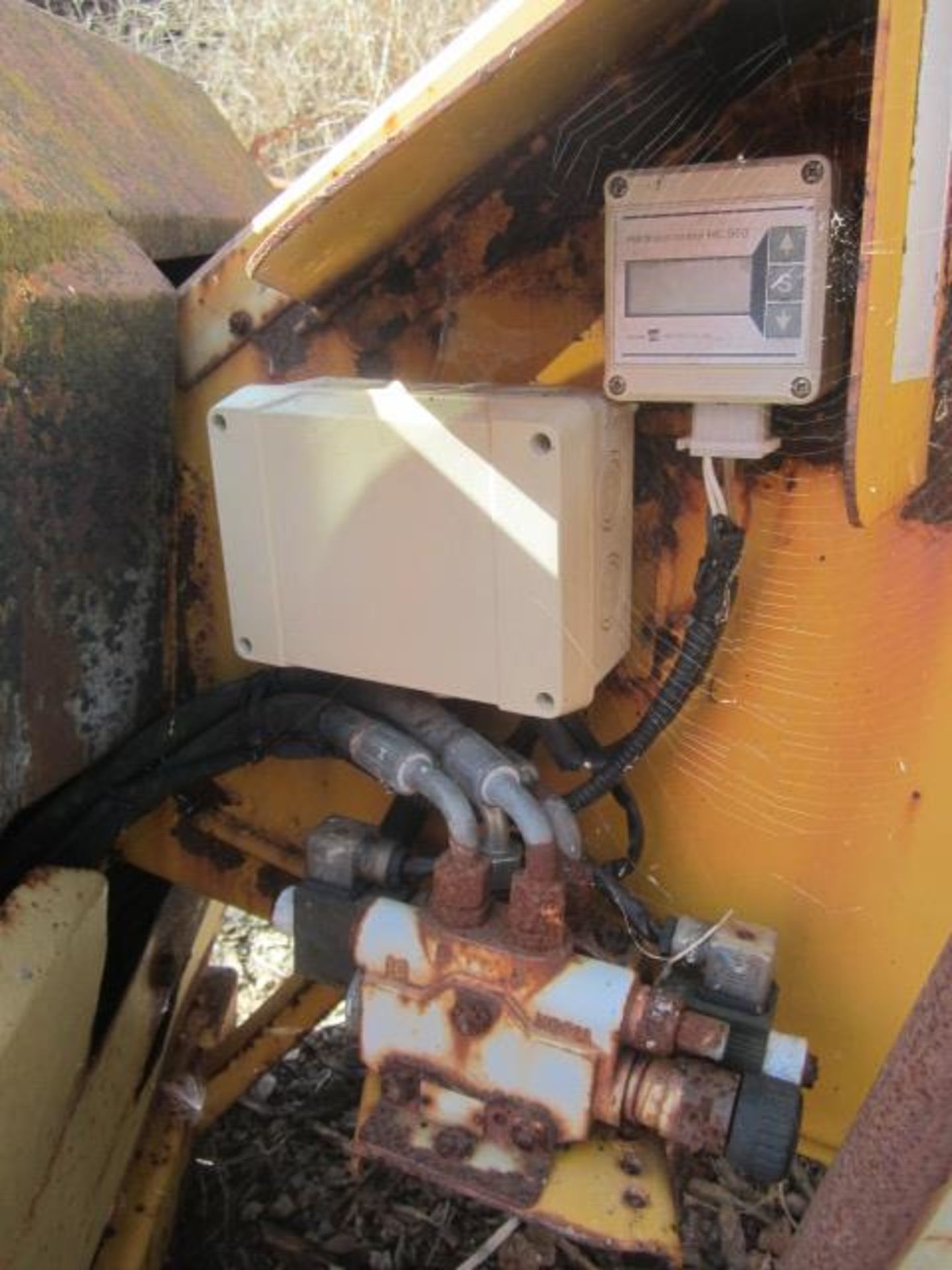Schlesinger 3 point PTO chipper, model 330ZX, serial number 6938 (2001) - working condition unknown - Image 7 of 8