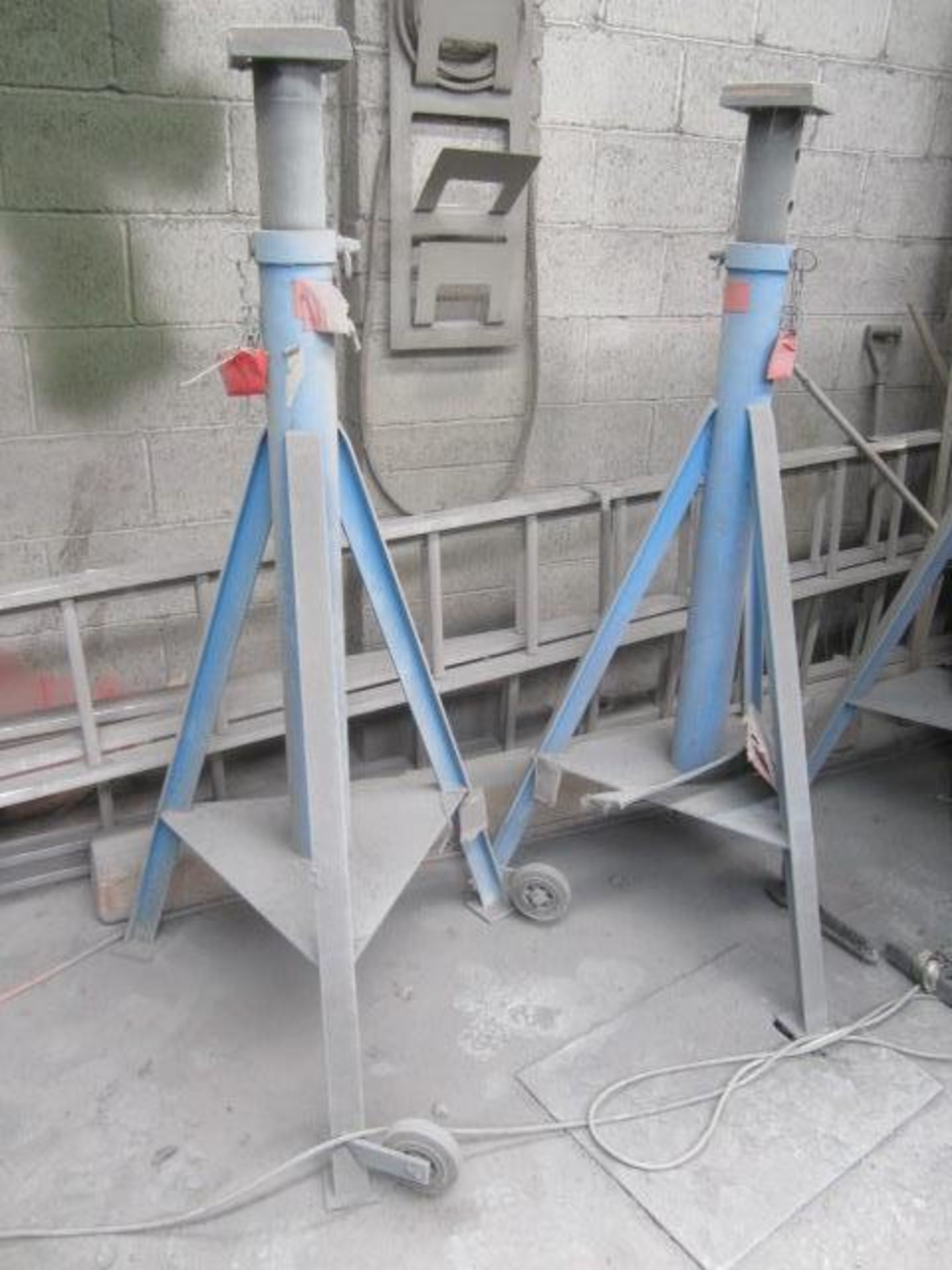Four Sefac TBE 528, 10 tonne capacity mobile axle stands NB: The purchaser must ensure a Thorough - Image 3 of 5