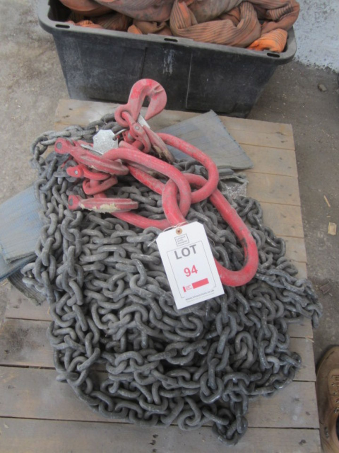 Multi leg lifting chain and hooks NB: The purchaser must ensure a Thorough Examination is carried