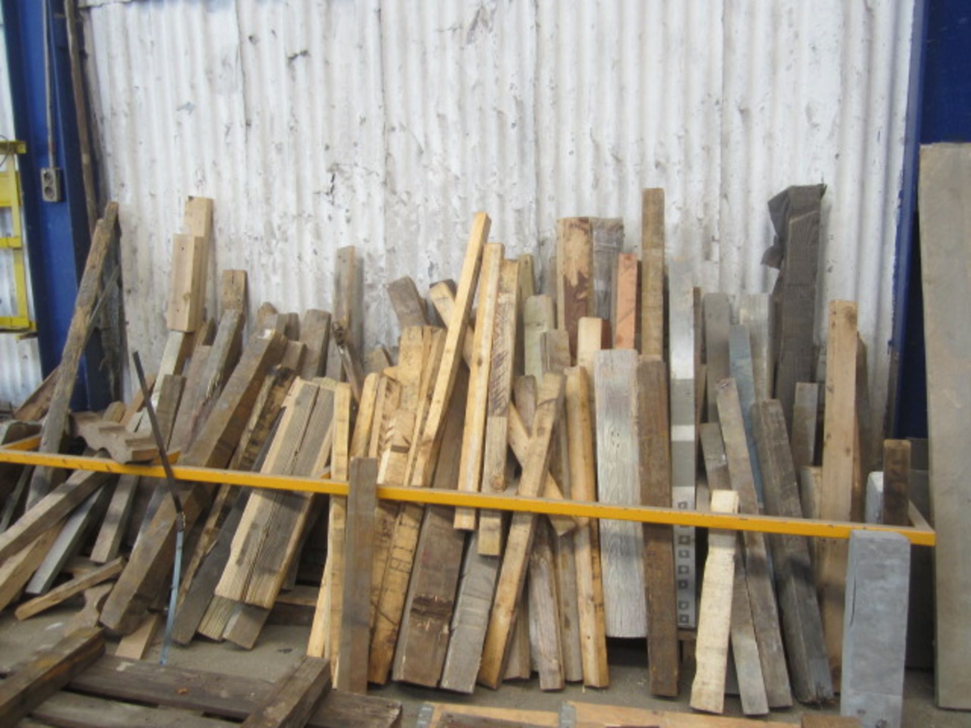 Large quantity of assorted timber stock - Bild 5 aus 5