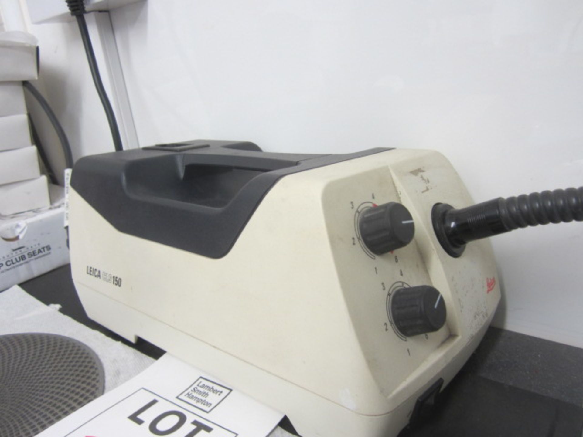 Leica MZ6 microscope with a Leica GLS 150 light source - Bild 3 aus 3