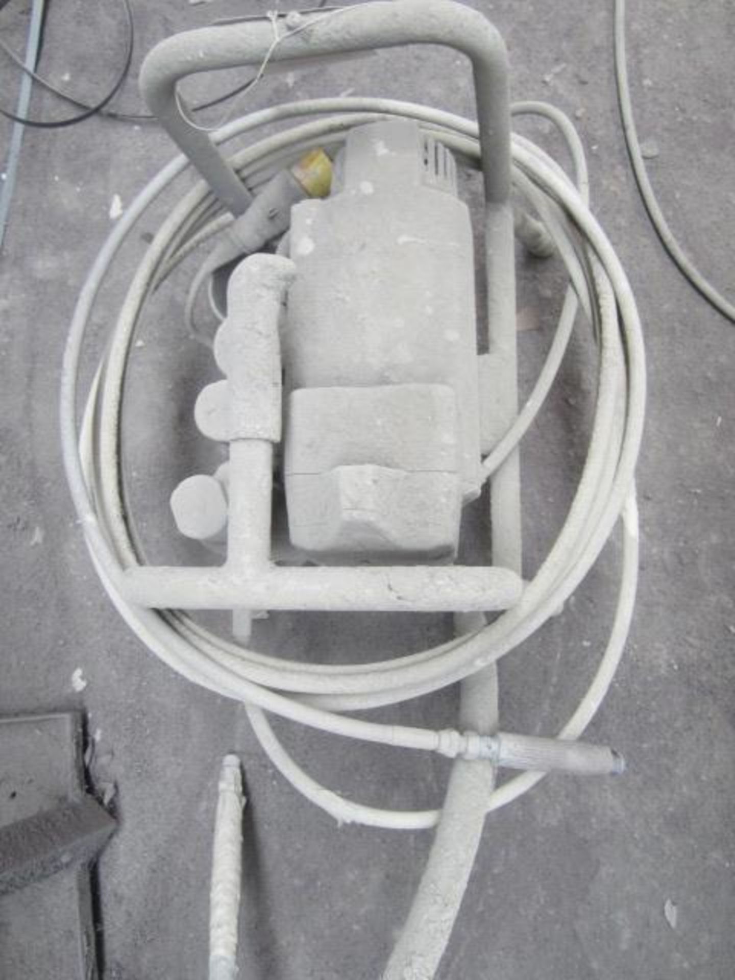 Unnamed 110v pneumatic paint spray pump - Image 2 of 2