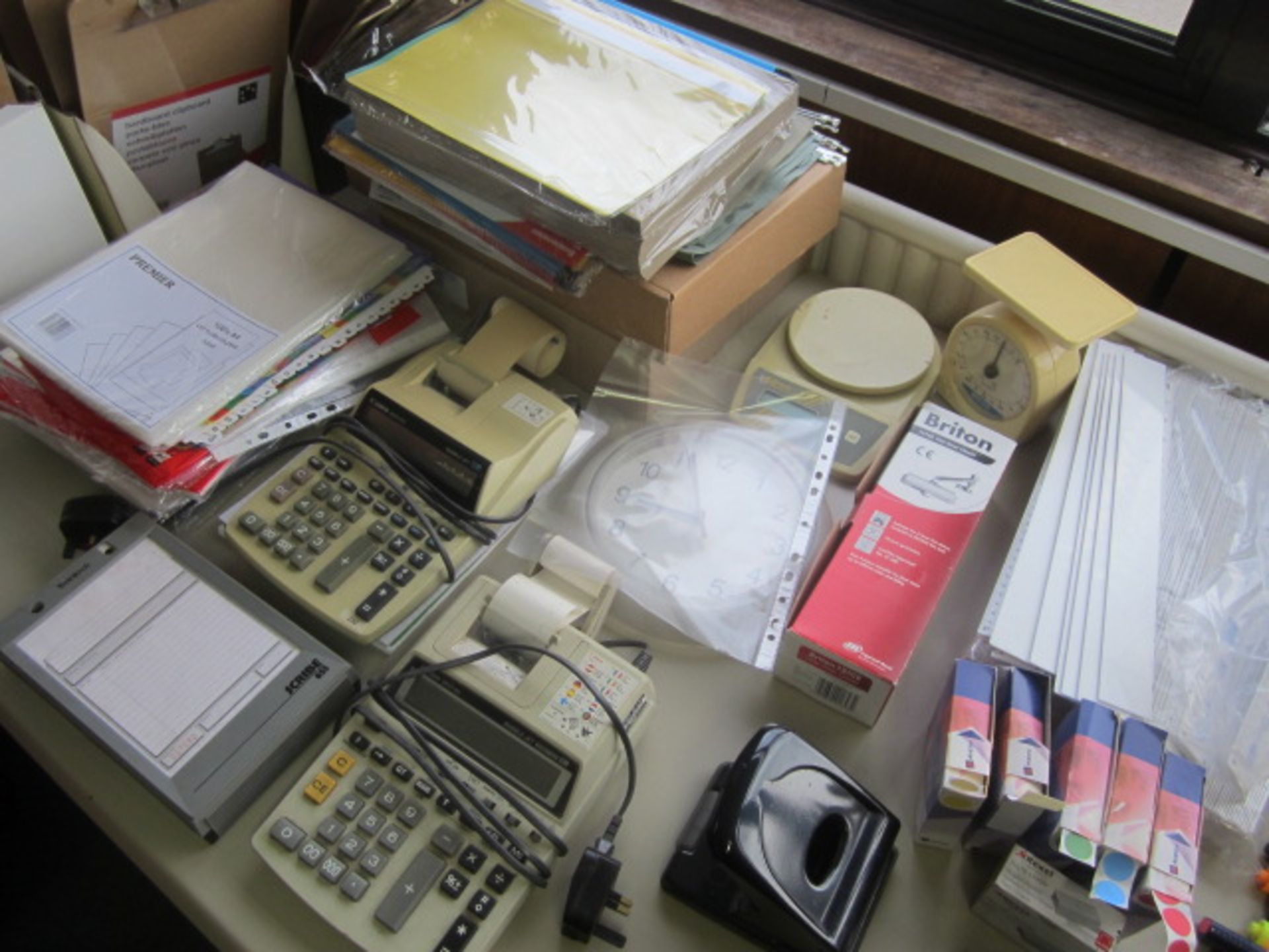 Quantity of assorted office sundries including rulers, electric stapler, calculators, hole - Image 6 of 10