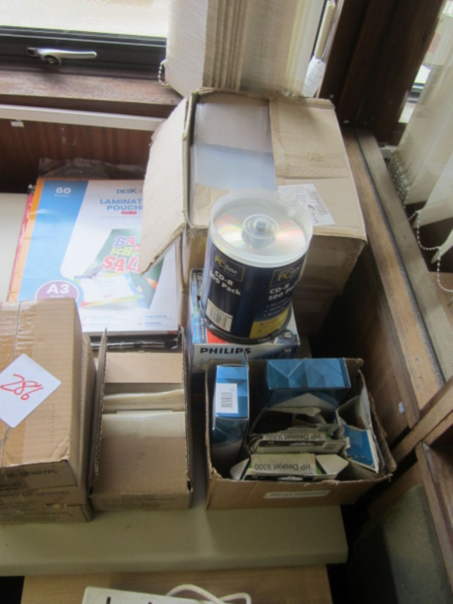 Quantity of assorted office sundries including rulers, electric stapler, calculators, hole - Image 8 of 10