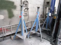 Four Sefac TBE 528, 10 tonne capacity mobile axle stands NB: The purchaser must ensure a Thorough