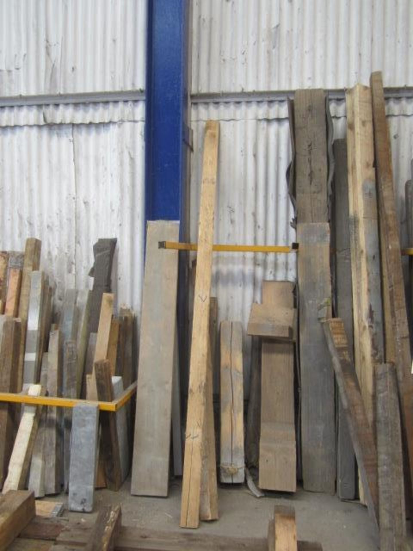 Large quantity of assorted timber stock - Bild 4 aus 5