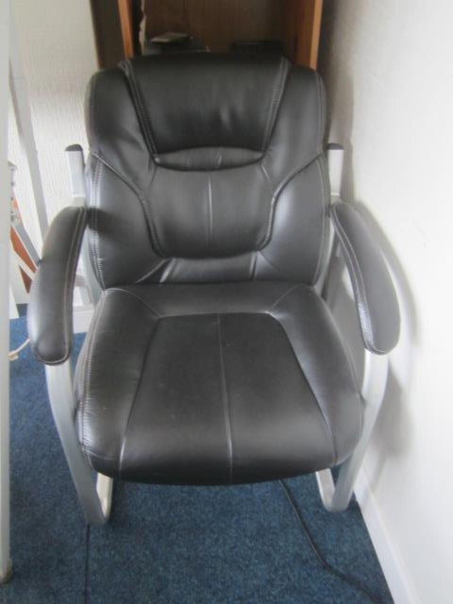 Ten leatherette meeting chairs - Image 2 of 3