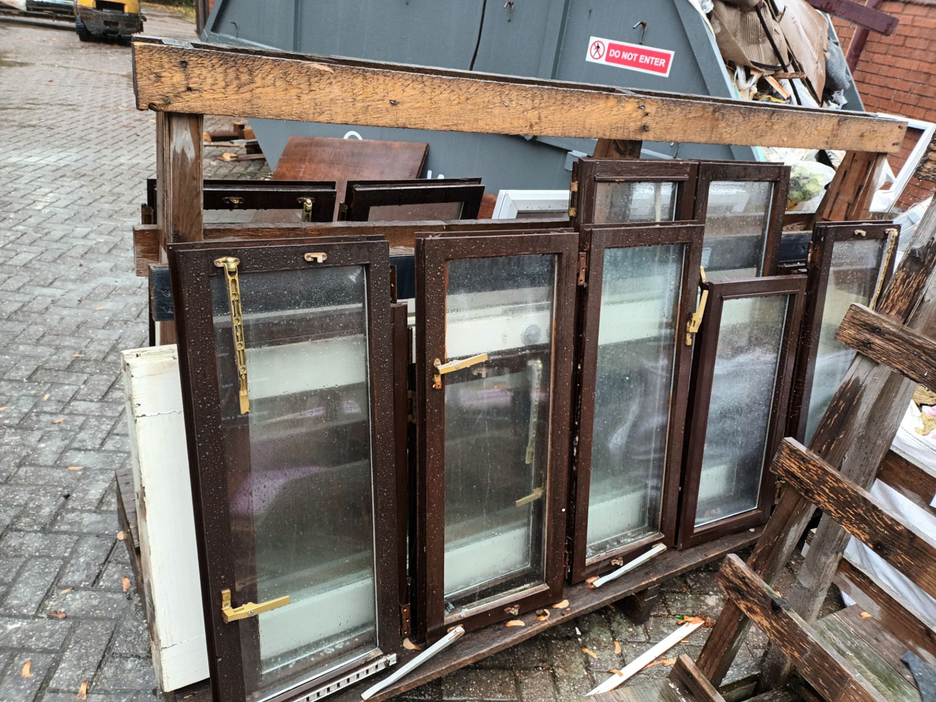 6 various size double-sided glass window pallet stands with quantity of glass window stock - Image 2 of 4