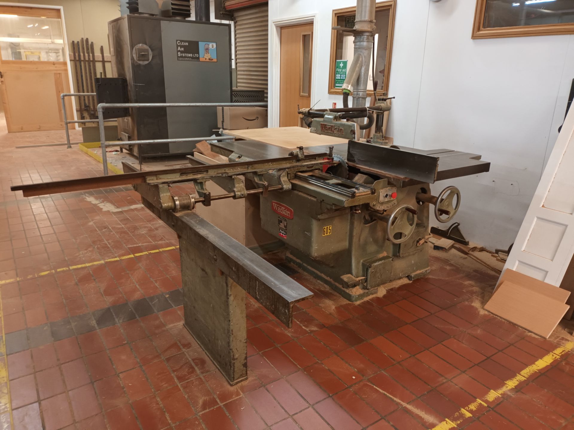 Wadkin PP1143 sliding table saw NB: this item has no CE marking. The Purchaser is required to