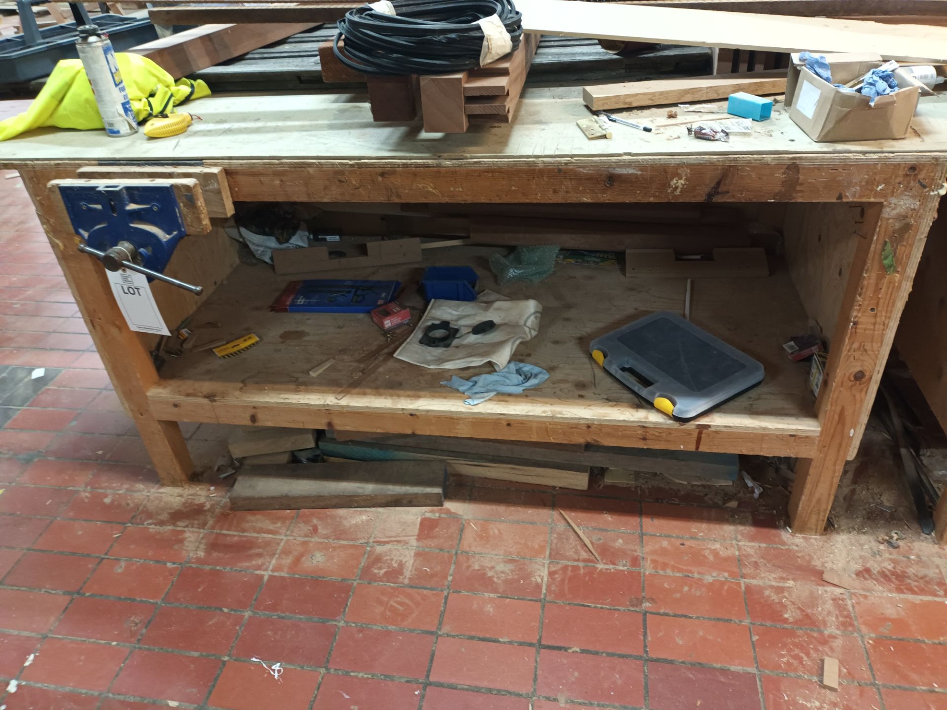 7 x custom-built woodworking benches with fitted vice (excludes bench-top contents) - Image 4 of 4