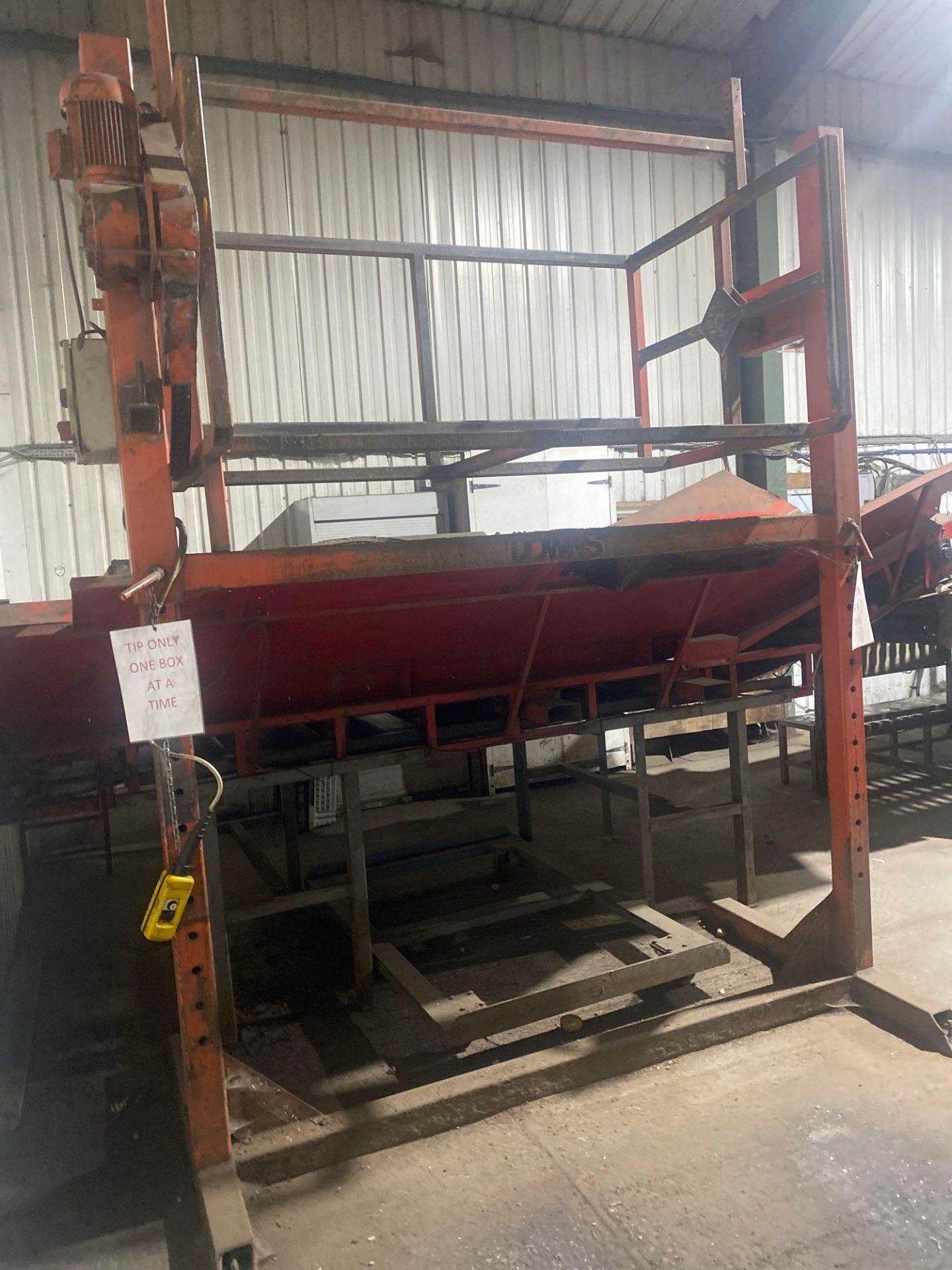 Downs box tipper and boat infeed conveyor - Image 3 of 6