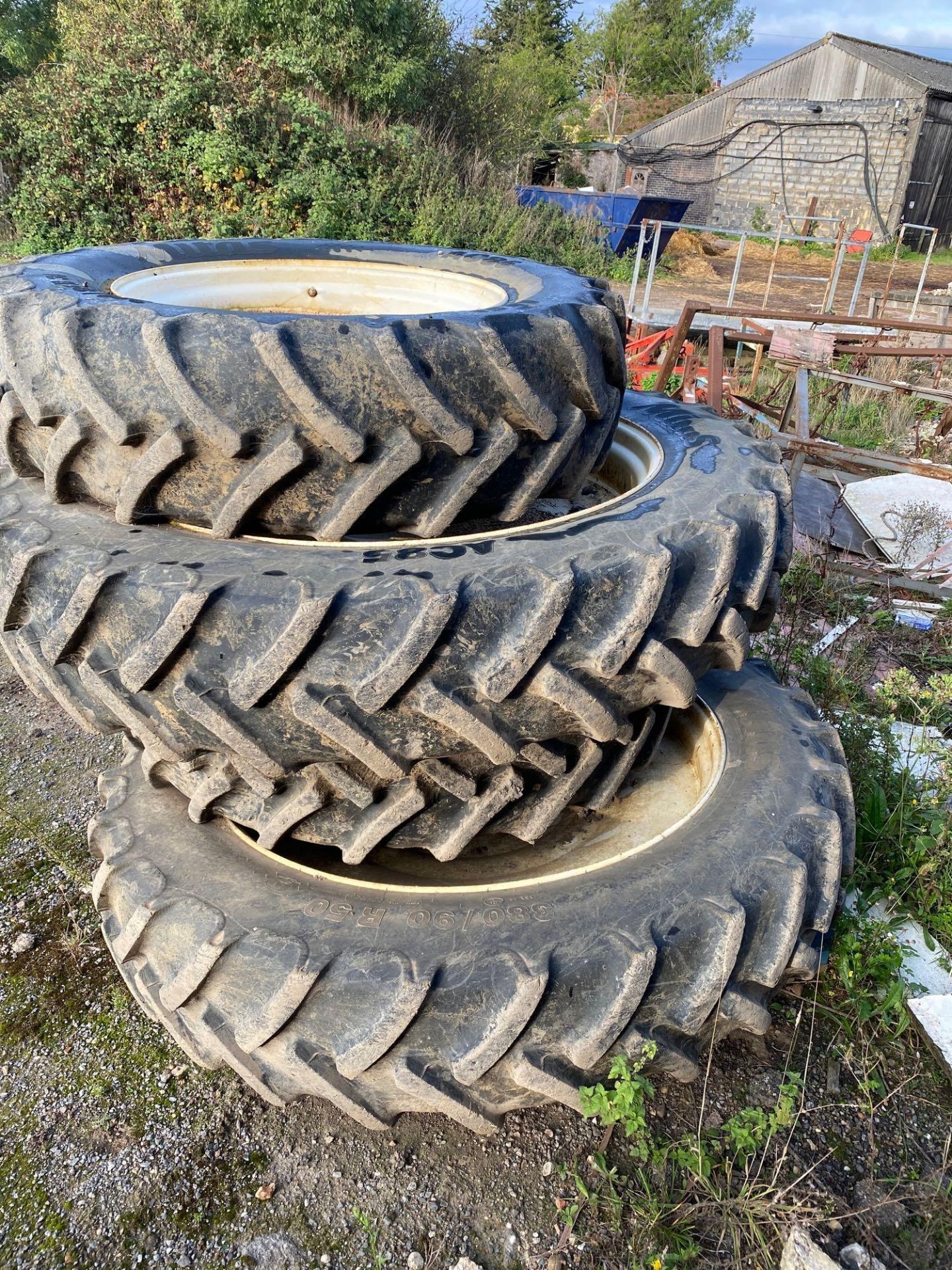 Set of Row Crop Wheels and Tyres for a New Holland 721 Tractor, two 380/85/R34 and two 380/90/R50 - Image 3 of 4