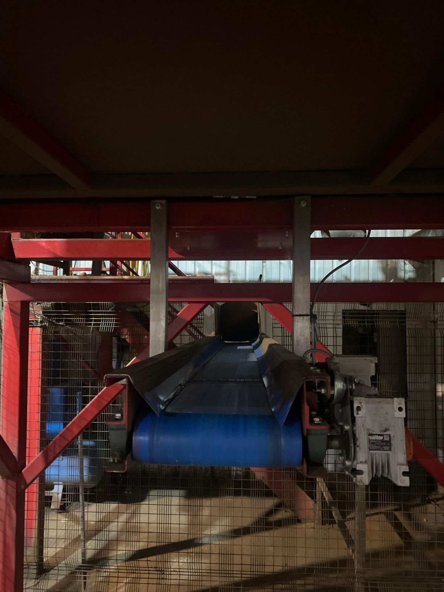 Box tipper and associated transfer conveyors and discharge chutes - Image 9 of 15