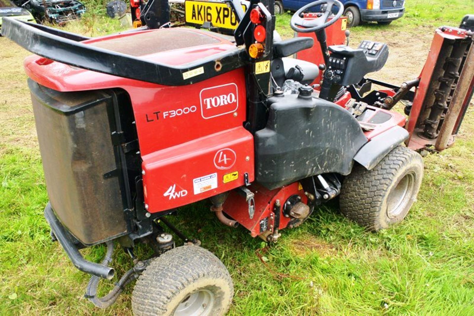 Toro LT-F3000 Tri-flail mower, model 30659, serial no. 316000 142, registration AK16 XPU, fine cut - Image 10 of 11