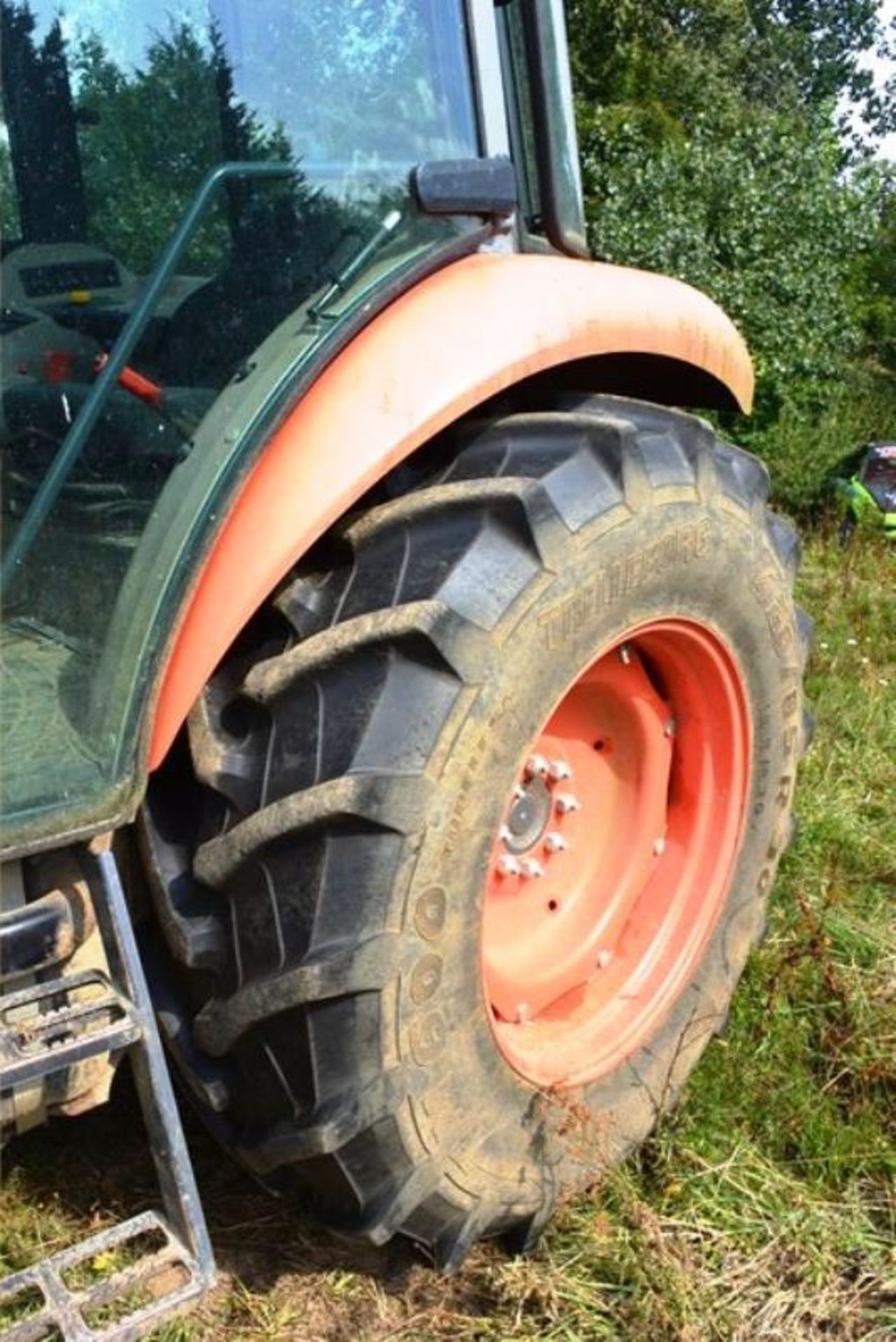 Kubota M6060 60 hp tractor, registration OY63 LBN (2013) with Kubota LA1154 front loader, Kubota - Image 4 of 22