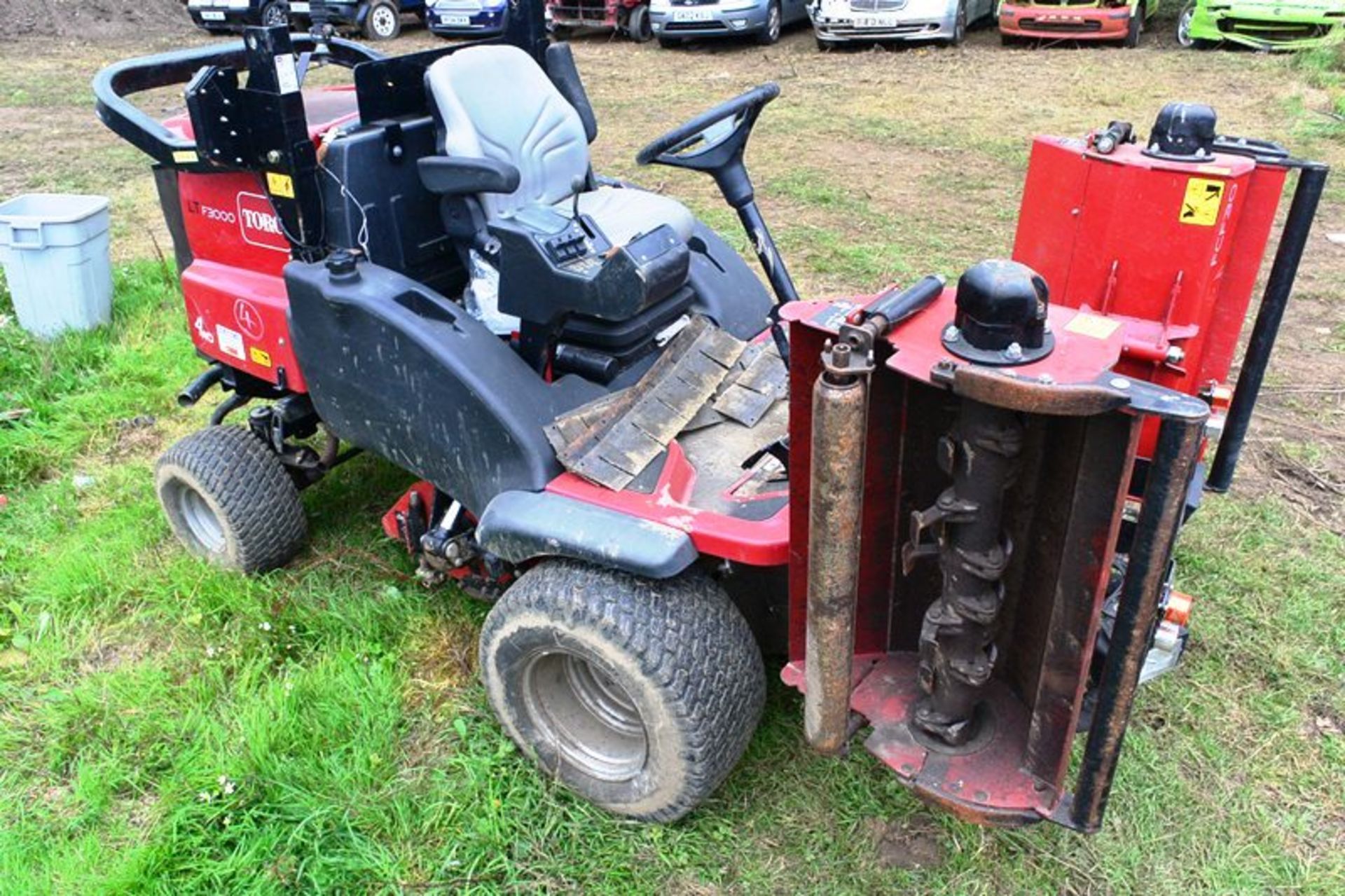 Toro LT-F3000 Tri-flail mower, model 30659, serial no. 316000 142, registration AK16 XPU, fine cut - Image 2 of 11