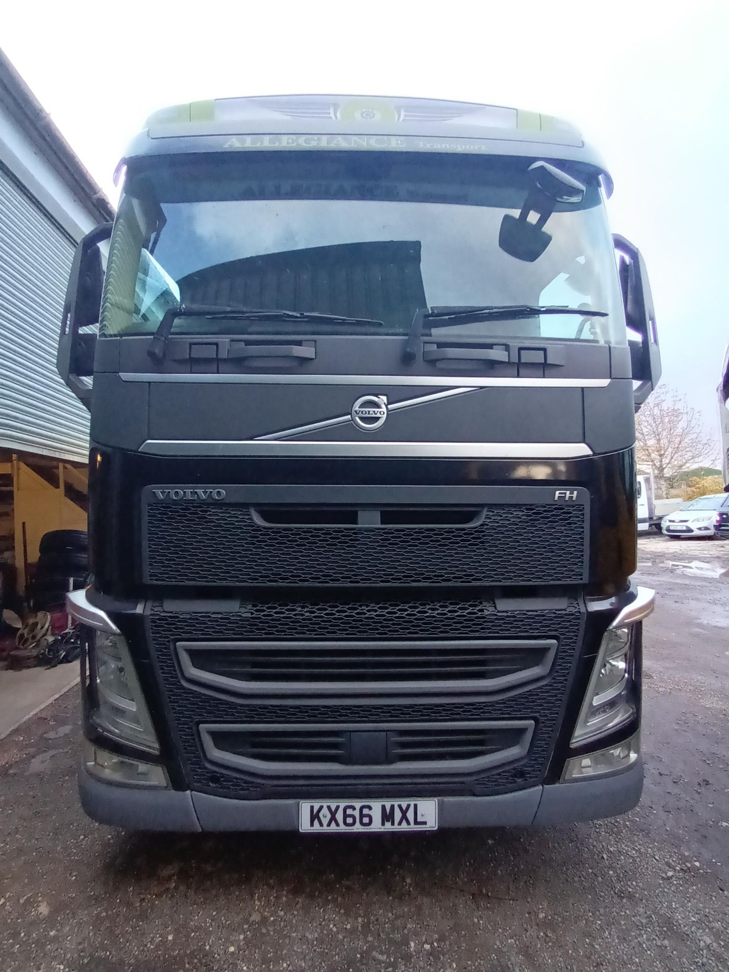 Volvo FH460 Globetrotter 6x2 tractor unit, registration no: KX66 MXL, first registered September 201 - Image 3 of 8