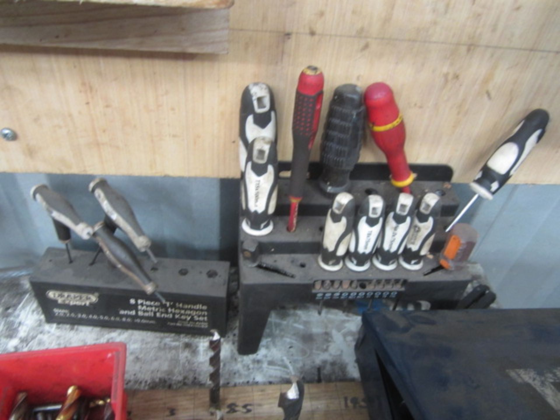 Metal multi bin storage rack and timber cabinet with contacts including drill bits, reamers, - Image 12 of 13