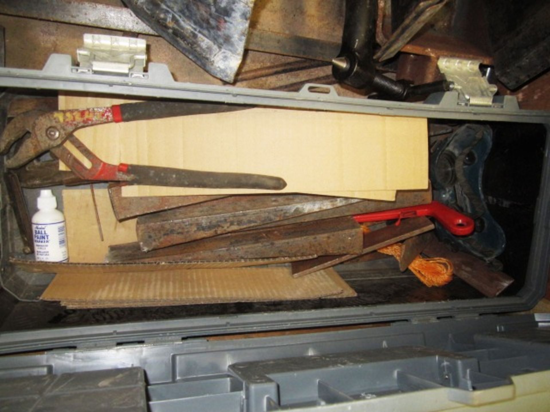 Box of Thermit welding equipment including torches, assorted moulds, etc. - Image 3 of 7