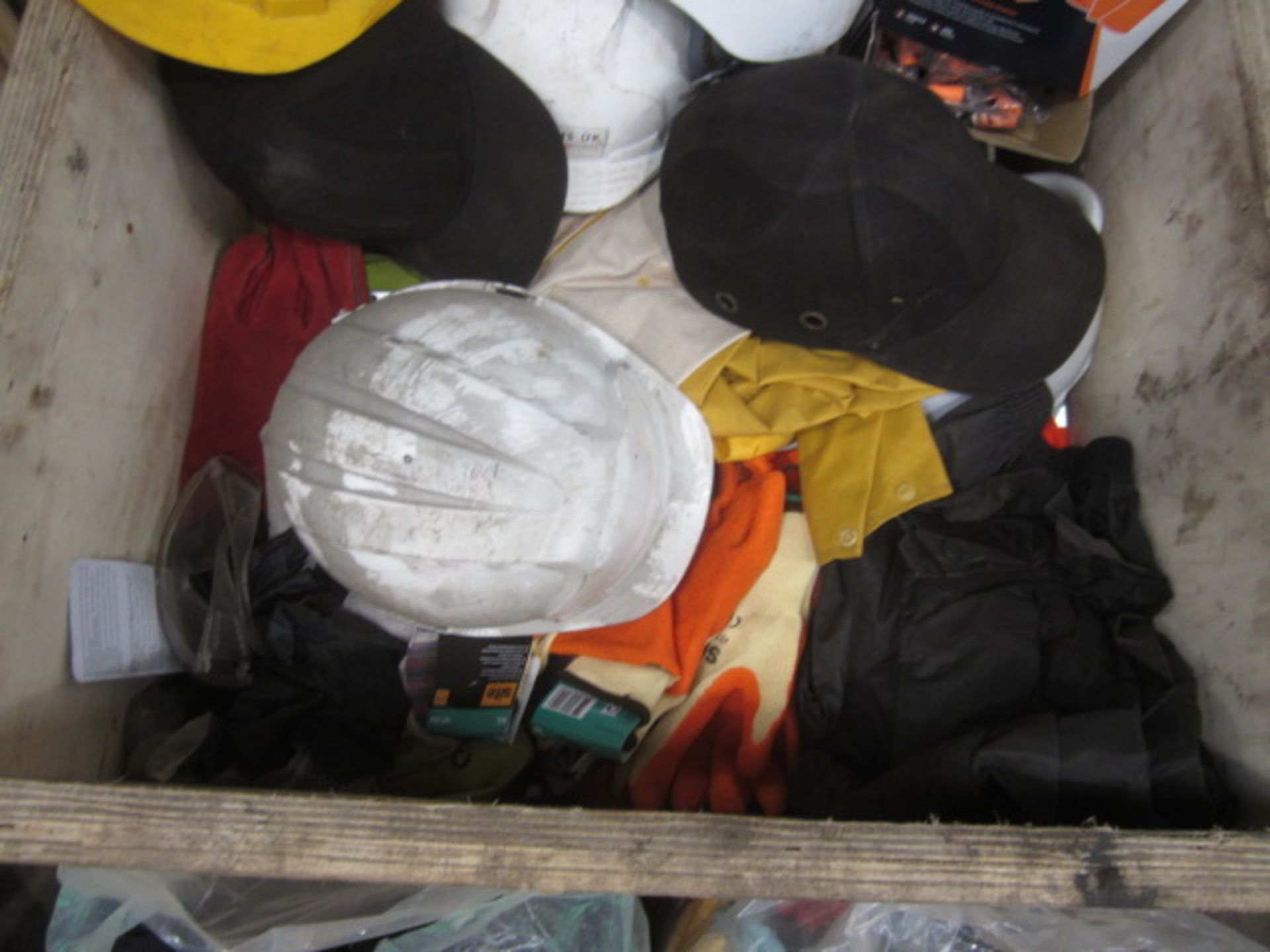 Assorted PPE including hard hats, gloves, water proofs, ear plugs, 2 x bags of rags, 2 x warning - Image 3 of 7