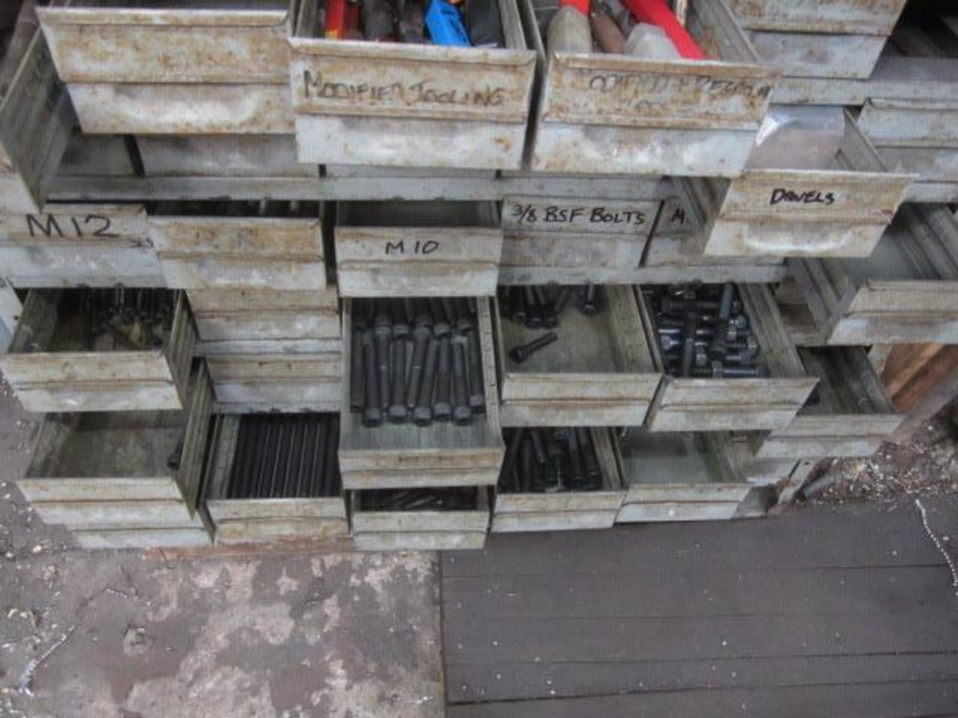 Metal multi bin storage rack and timber cabinet with contacts including drill bits, reamers, - Image 2 of 13