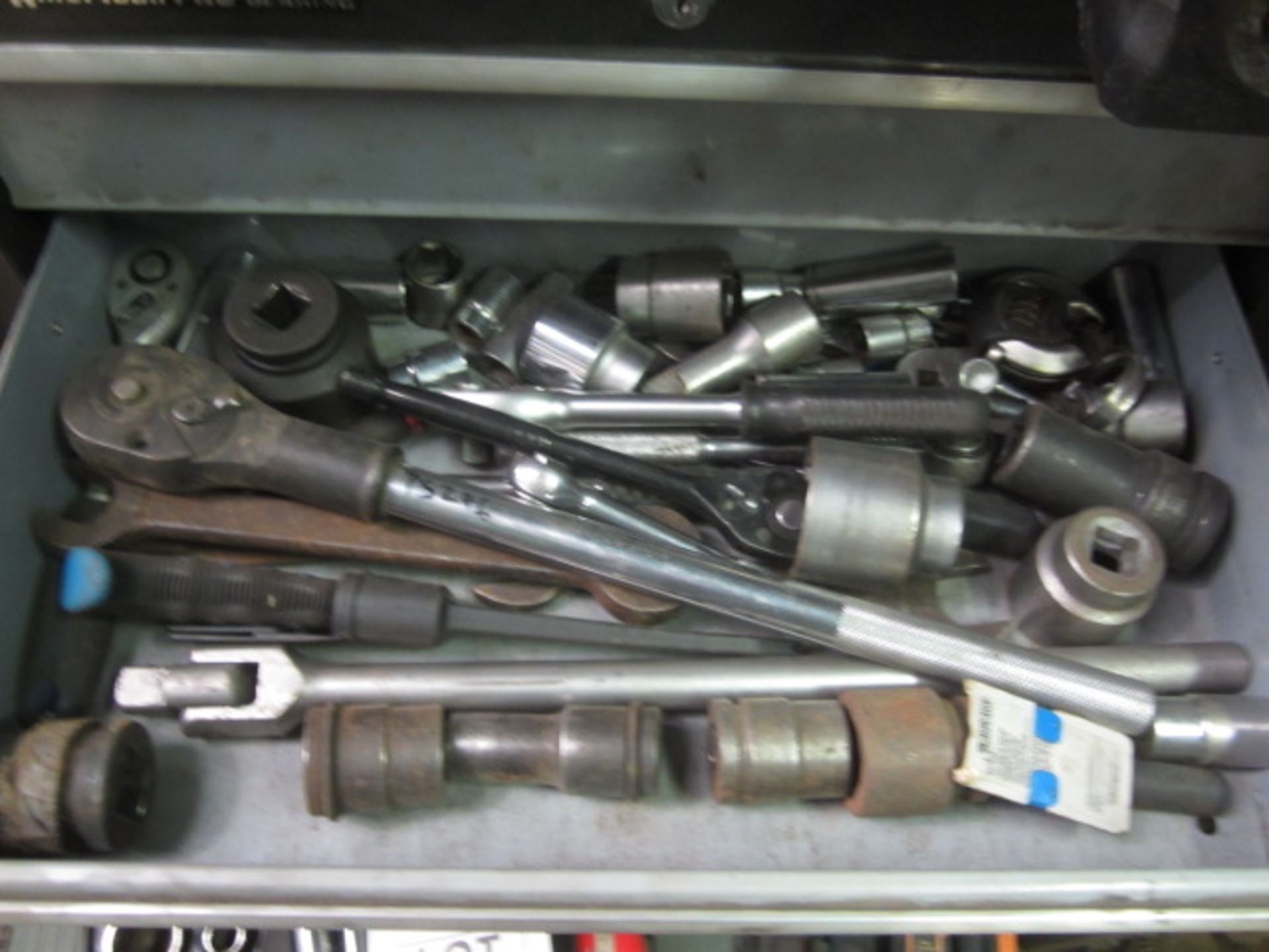 American Pro 4 drawer tool cabinets with contents of assorted hantools, drill bits, chisels, - Image 4 of 8