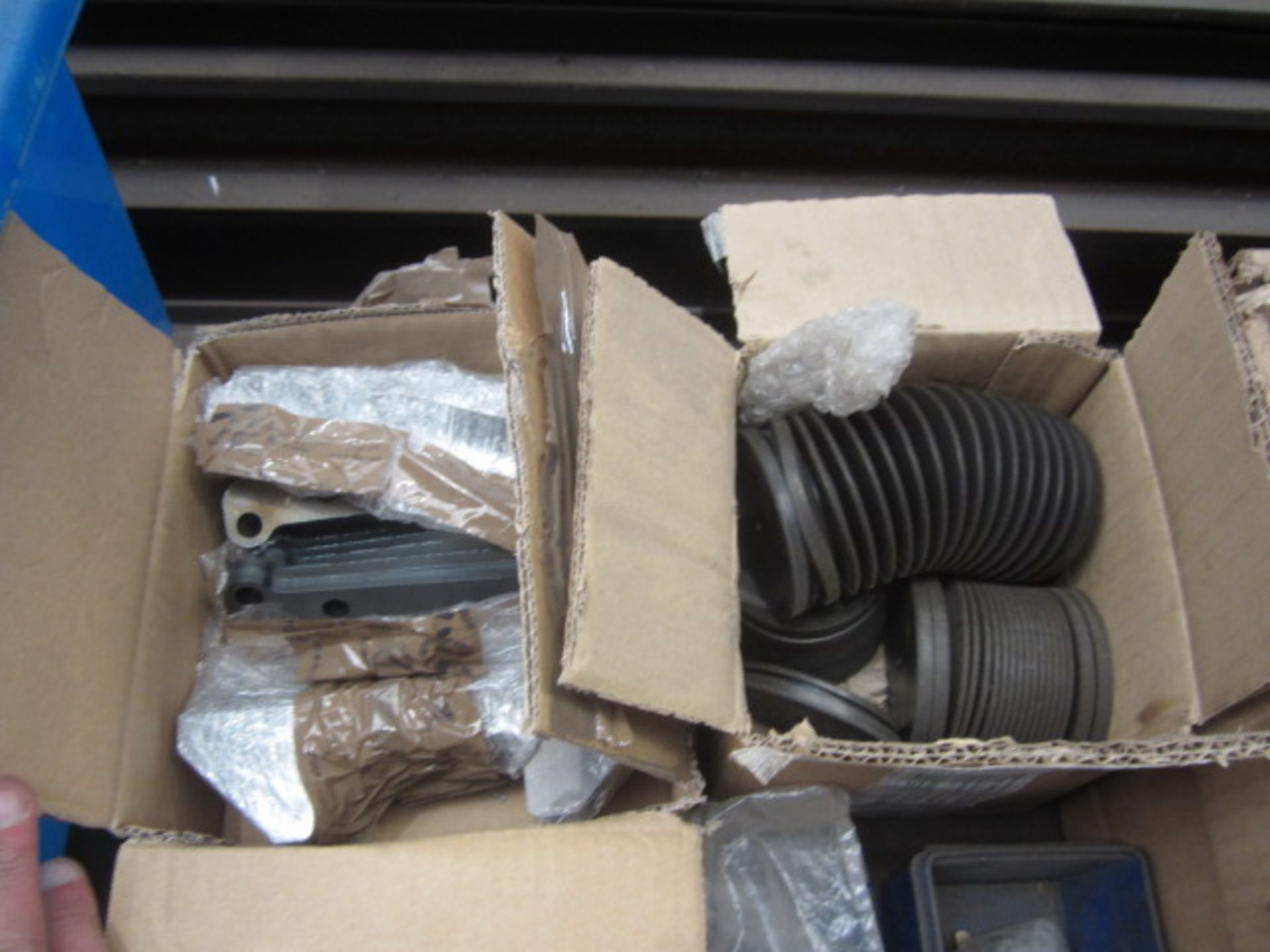 Miscellaneous lot including screws, tubing, cable glands, steel profiles etc., as lotted - please - Image 8 of 11