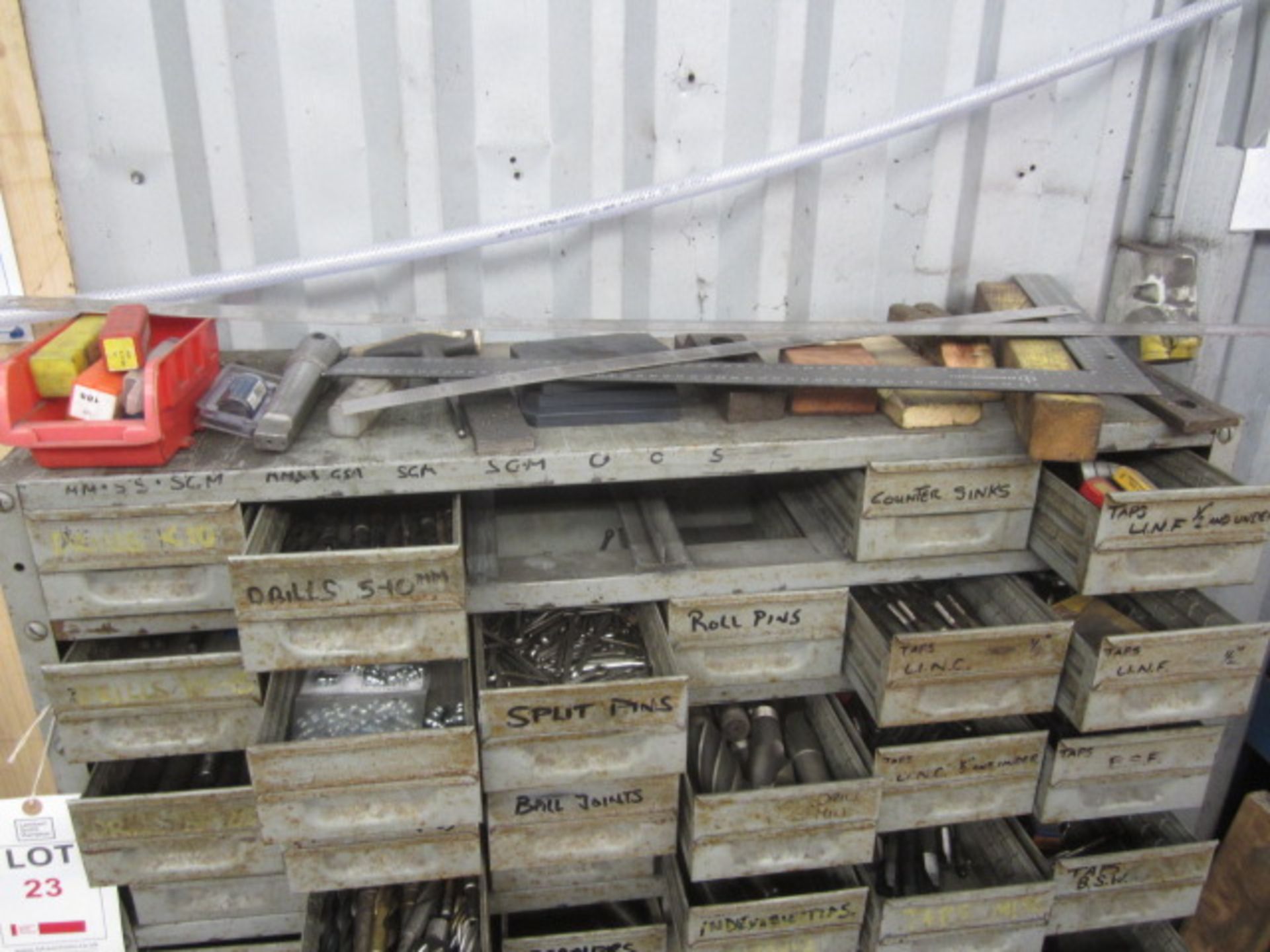 Metal multi bin storage rack and timber cabinet with contacts including drill bits, reamers, - Image 4 of 13